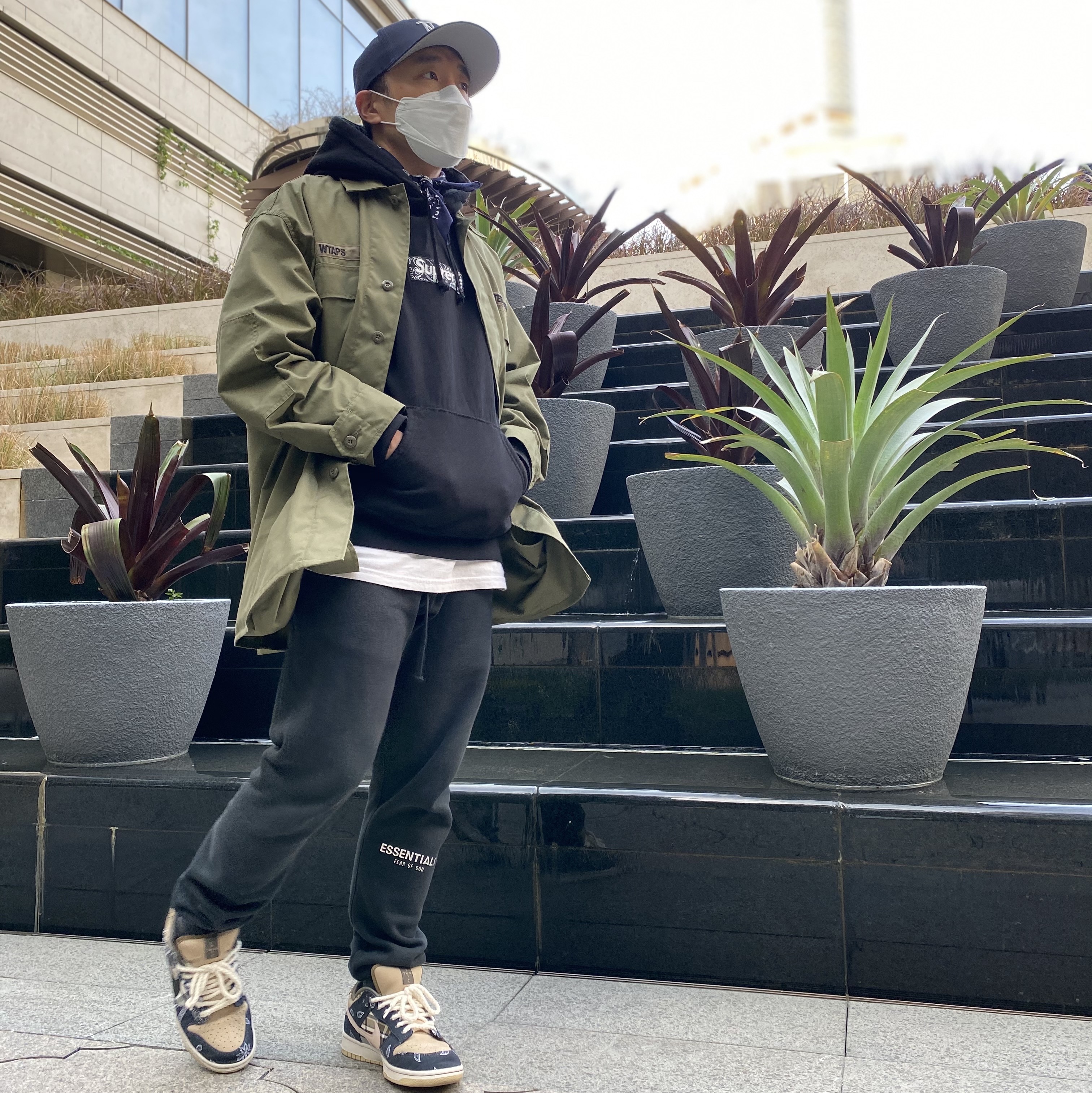 Nike x Travis Scott SB Dunk Low, Supreme Bandana Box Logo Hooded Sweatshirt Black - 19FW 착용 스타일