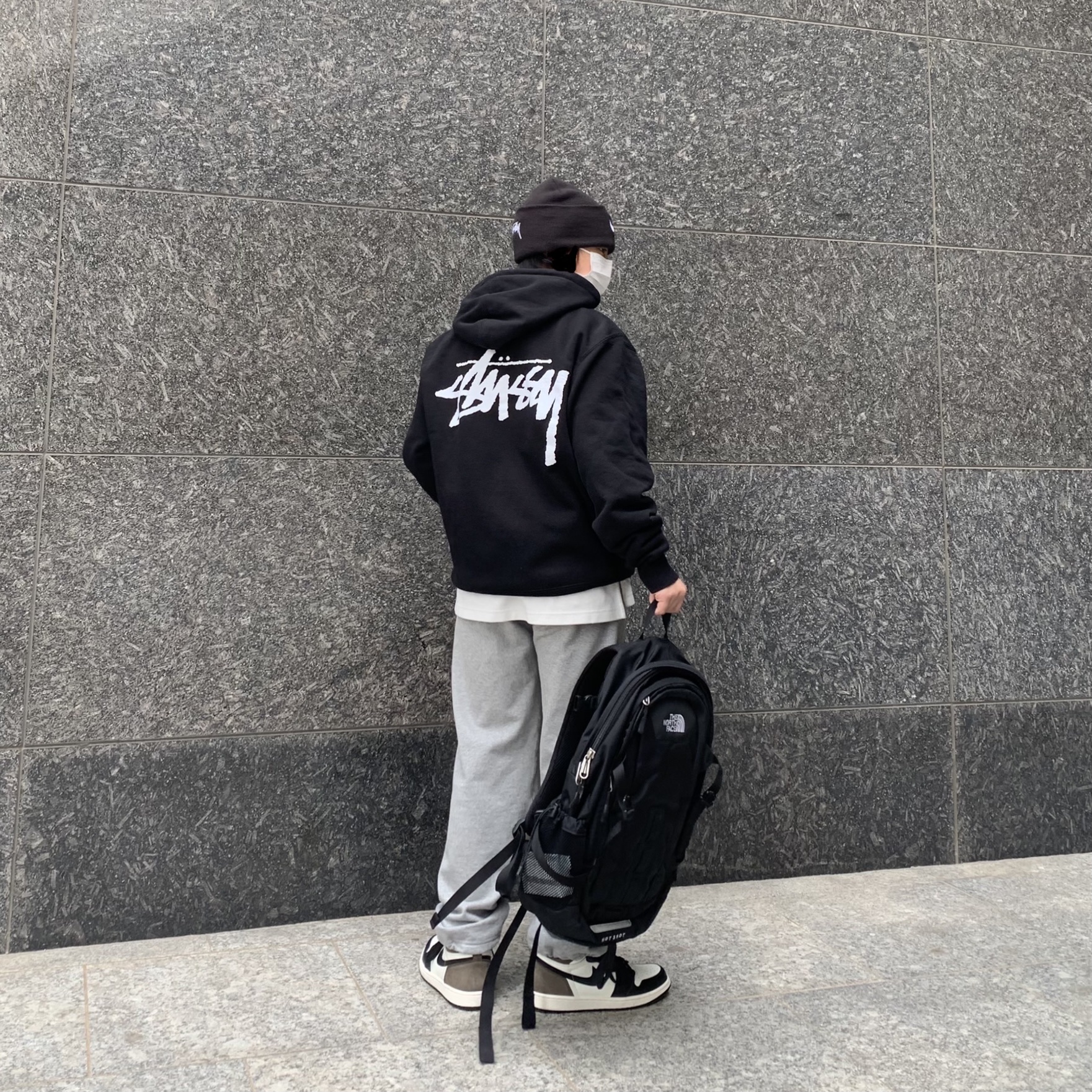 Stussy x Our Legacy Yin Yang Hood Black, Jordan 1 Retro High OG Black Mocha 착용 스타일