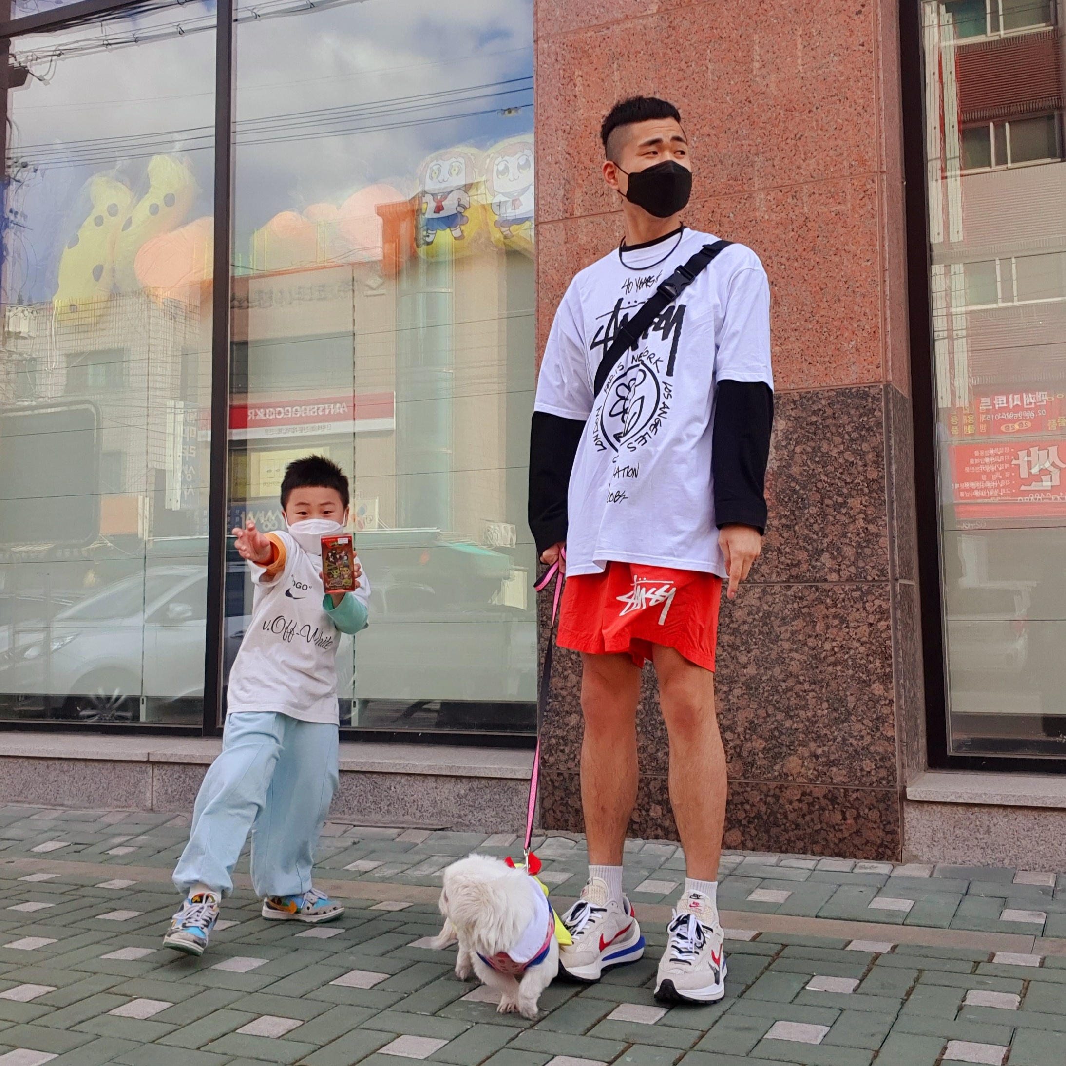 Nike x Stussy Water Shorts Habanero Red, Stussy x Marc Jacobs 40 WT T-Shirt 착용 스타일 - 1
