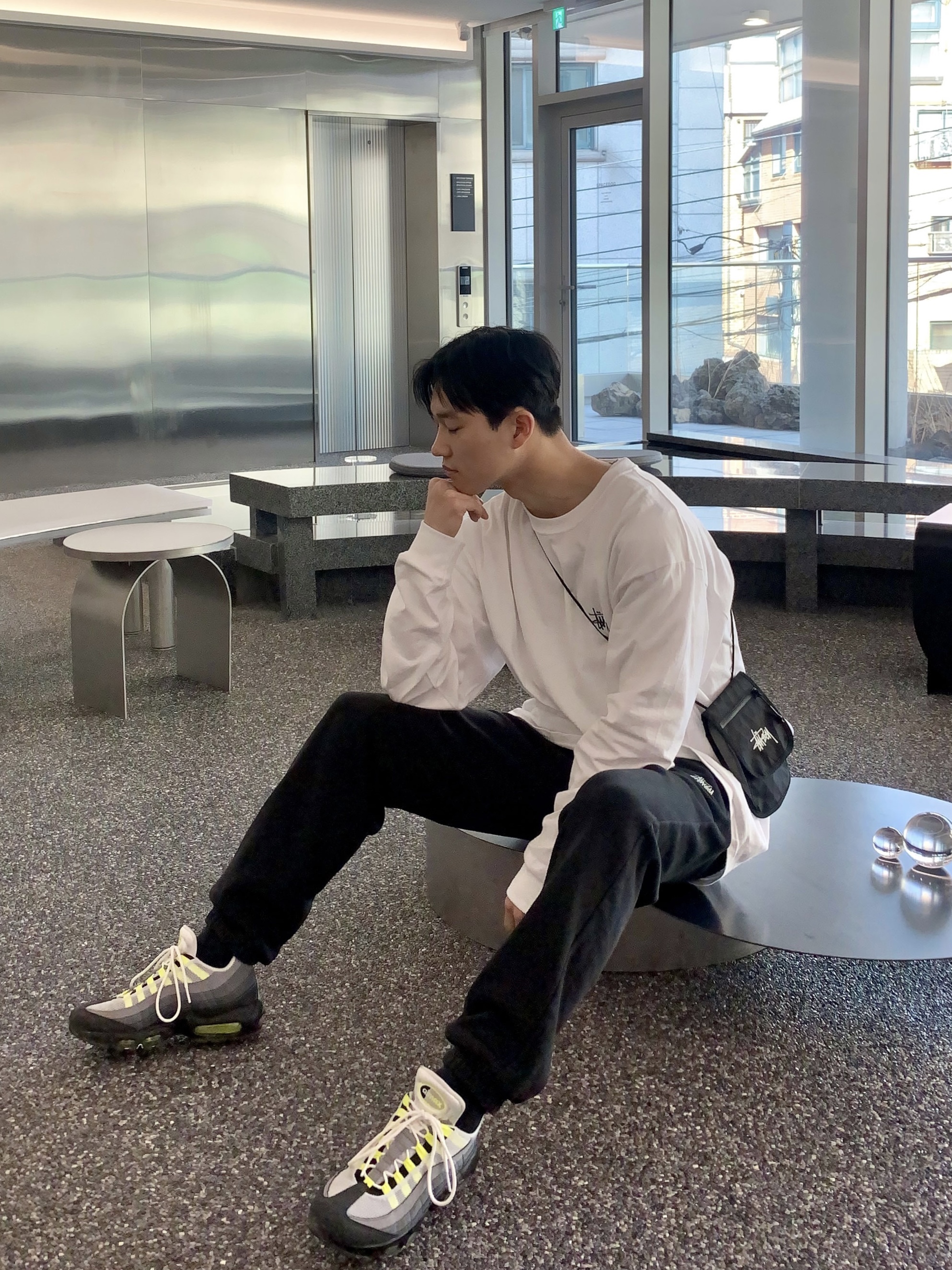 Nike Air Max 95 OG Neon Yellow 2020 착용 스타일 - 1