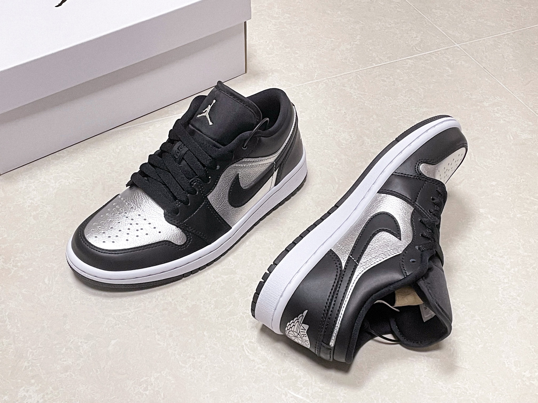 (W) Jordan 1 Low SE Silver Toe 착용 스타일