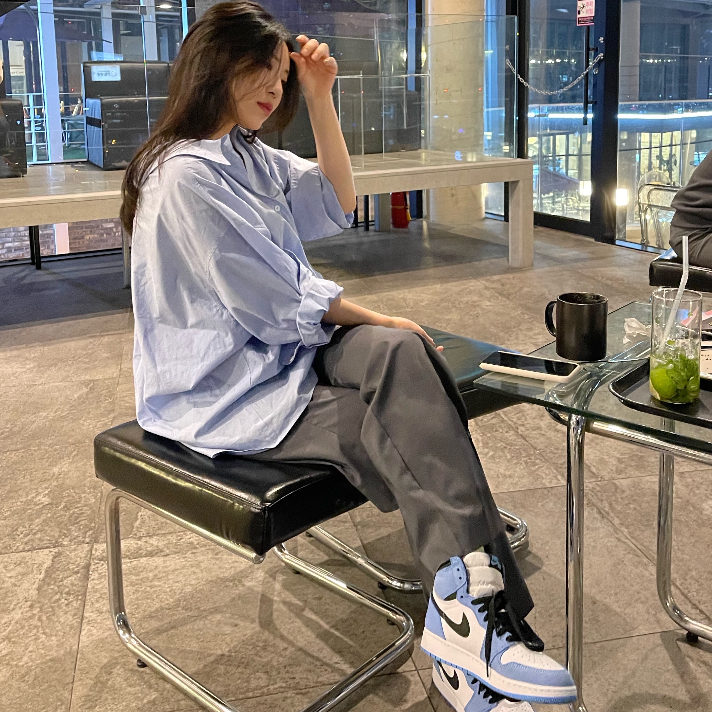Jordan 1 Retro High OG University Blue, (GS) Jordan 1 Retro High OG University Blue 착용 스타일 - 2