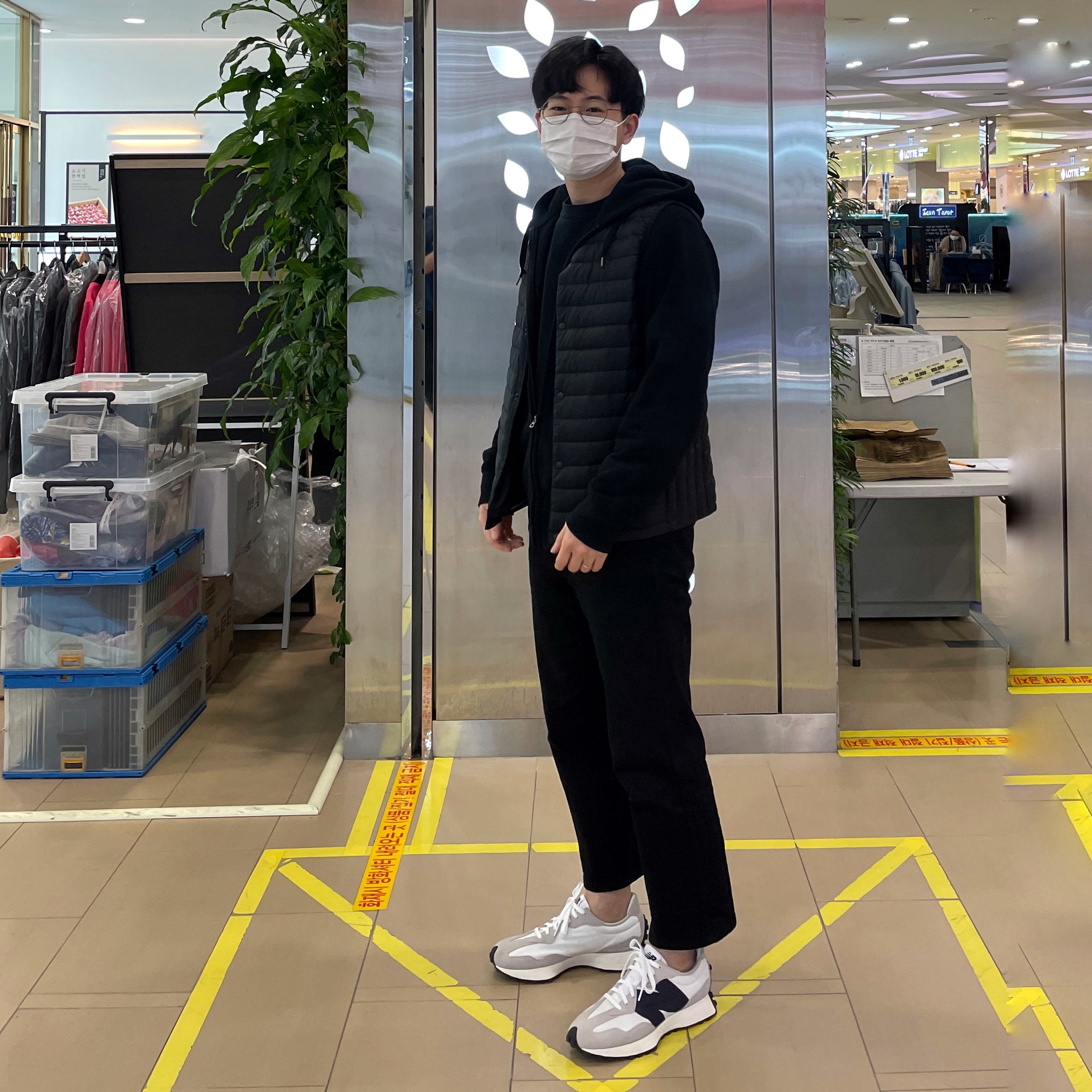 New Balance 327 White Black 착용 스타일