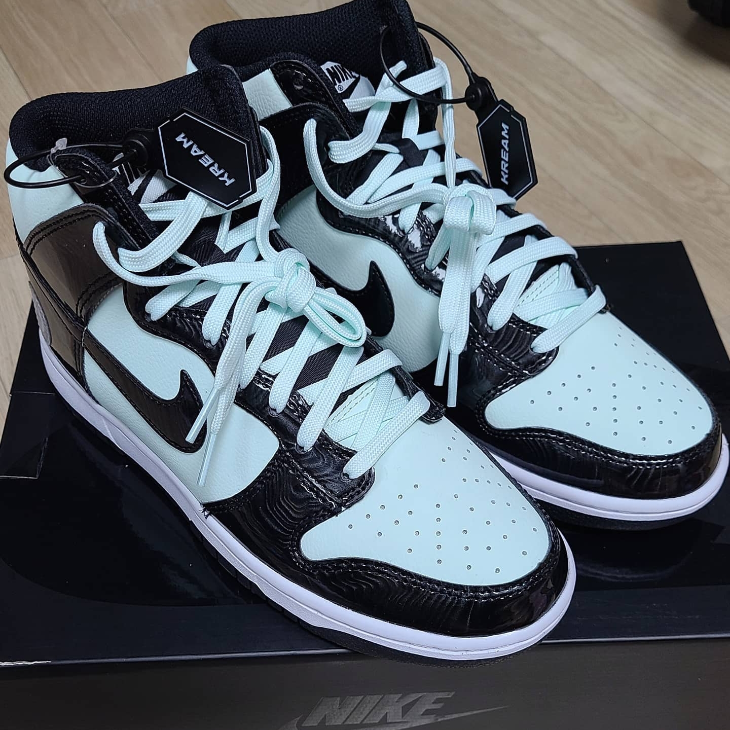 Essentials 3D Silicon Applique Pullover Hoodie Cement - 20FW, Nike Dunk High Barely Green 착용 스타일 - 2