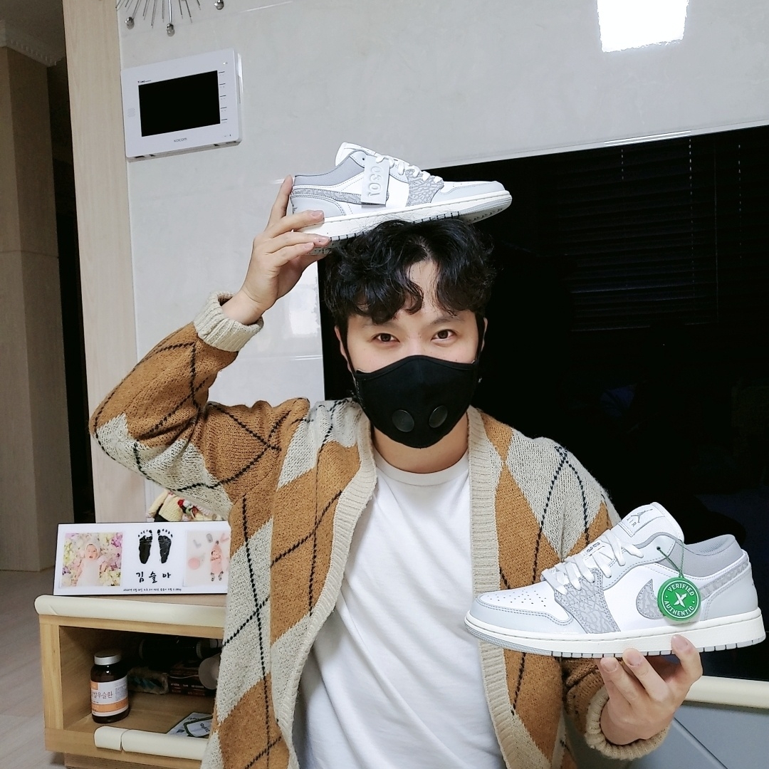 Jordan 1 Low PRM Elephant Print 착용 스타일