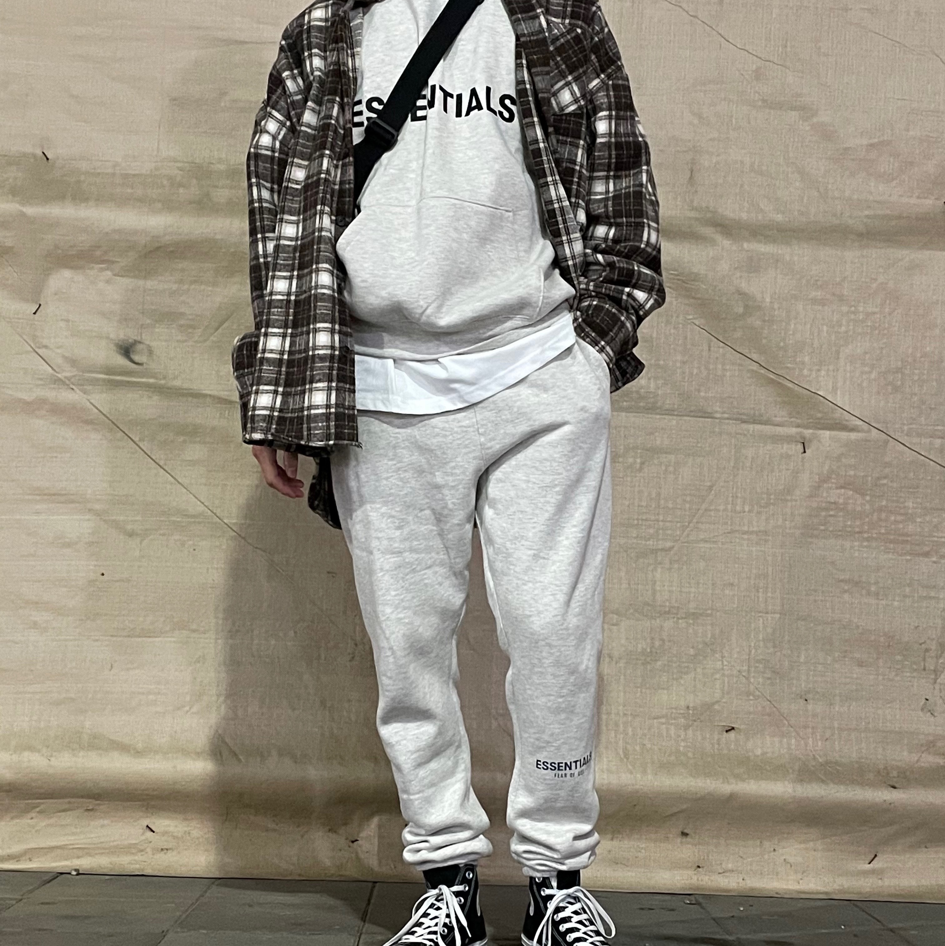 Essentials 3D Silicon Applique Pullover Hoodie Oatmeal/Oatmeal Heather/Light Heather Oatmeal 2020, Essentials Sweatpants Oatmeal/Oatmeal Heather/Light Heather Oatmeal 2020 착용 스타일