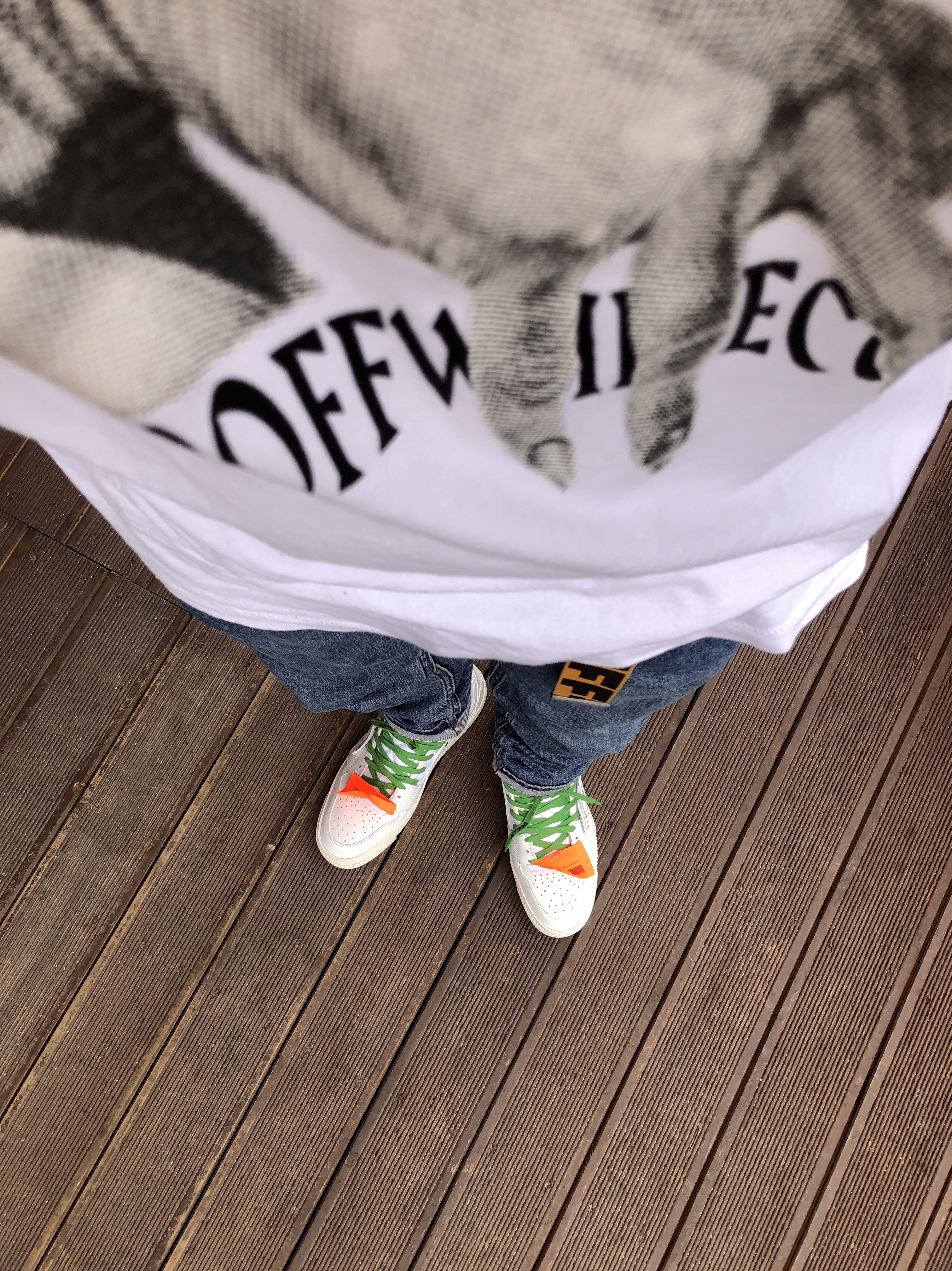 Off-White x Amore Pacific Protection Box (Without Cosmetics) 착용 스타일 - 4