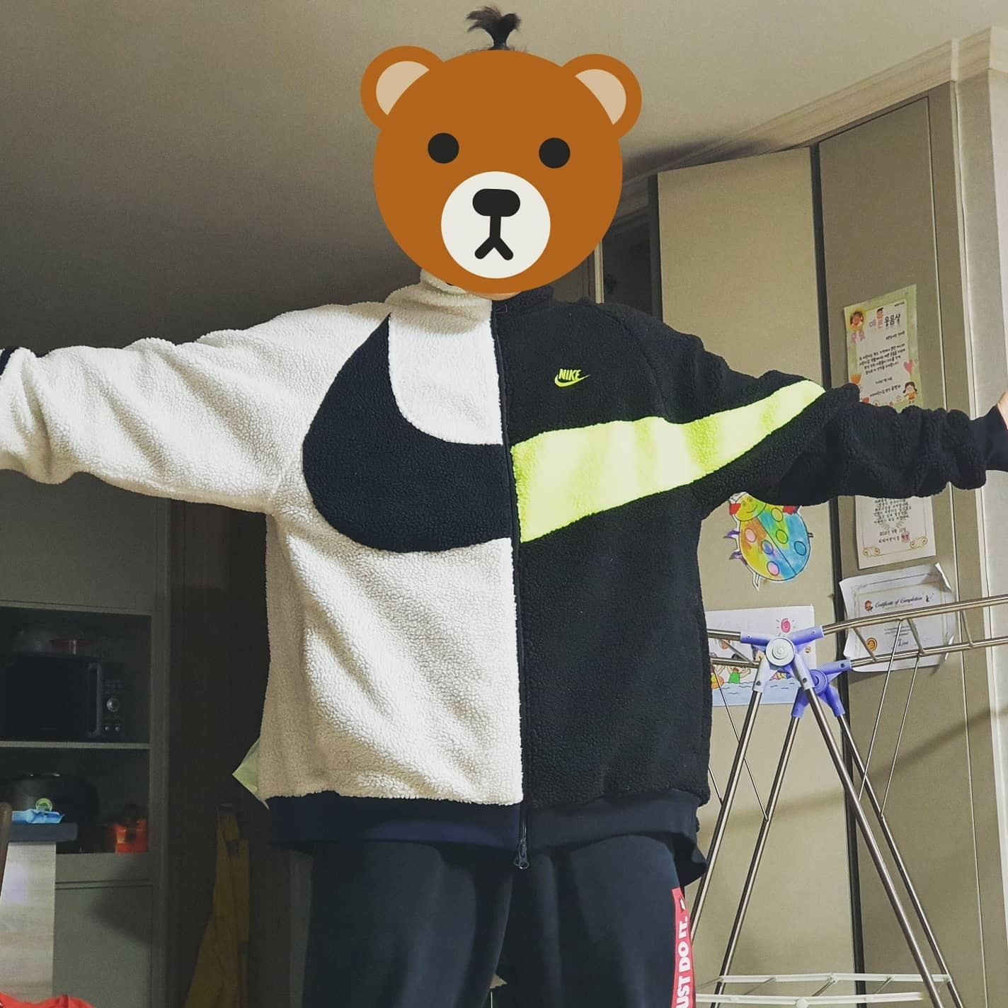 Nike Big Swoosh Full Zip Jacket Black Volt, Nike Big Swoosh Full Zip Jacket White Navy 착용 스타일