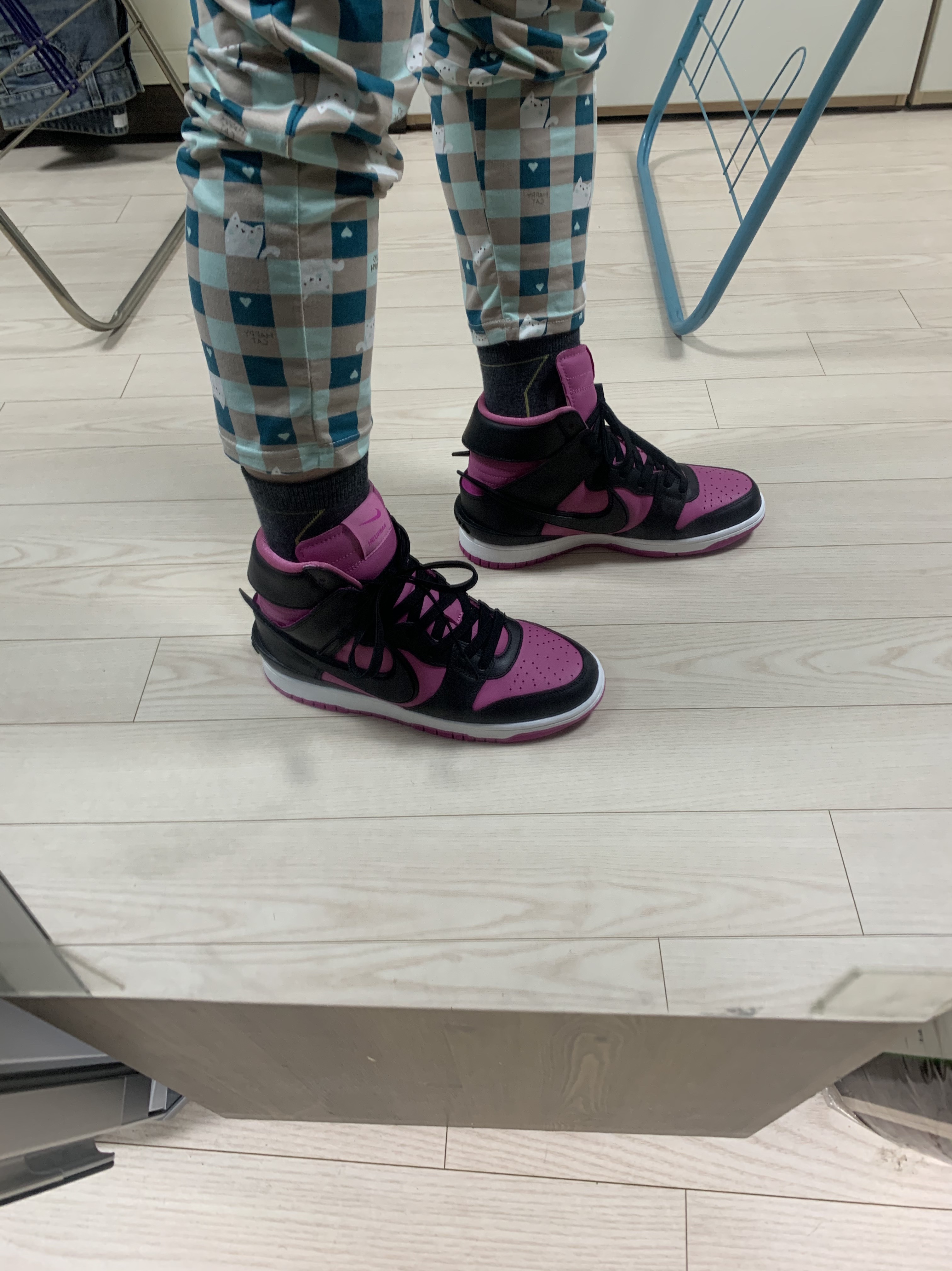 Nike x Ambush Dunk High Cosmic Fuchsia, Nike x Kim Jones Oversized T-Shirt Grey Heather - Asia 착용 스타일 - 4