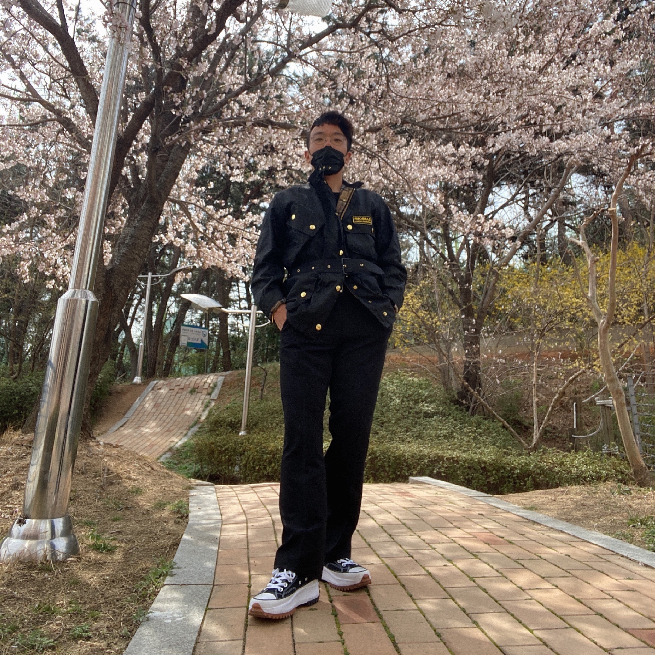 Converse Run Star Hike Hi Black White Gum 착용 스타일