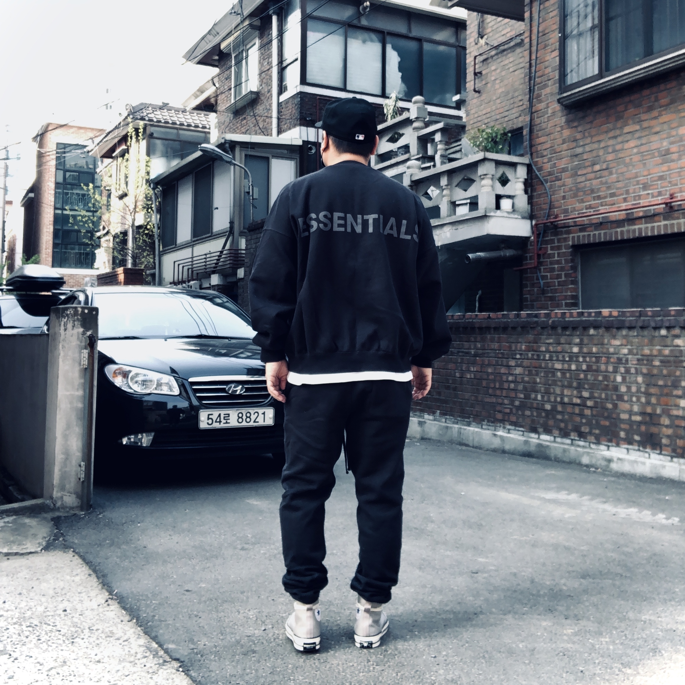Converse x Fear of God Essentials Chuck 70 Hi Grey, Essentials Sweatpants Dark Slate/Black 2020 착용 스타일 - 1