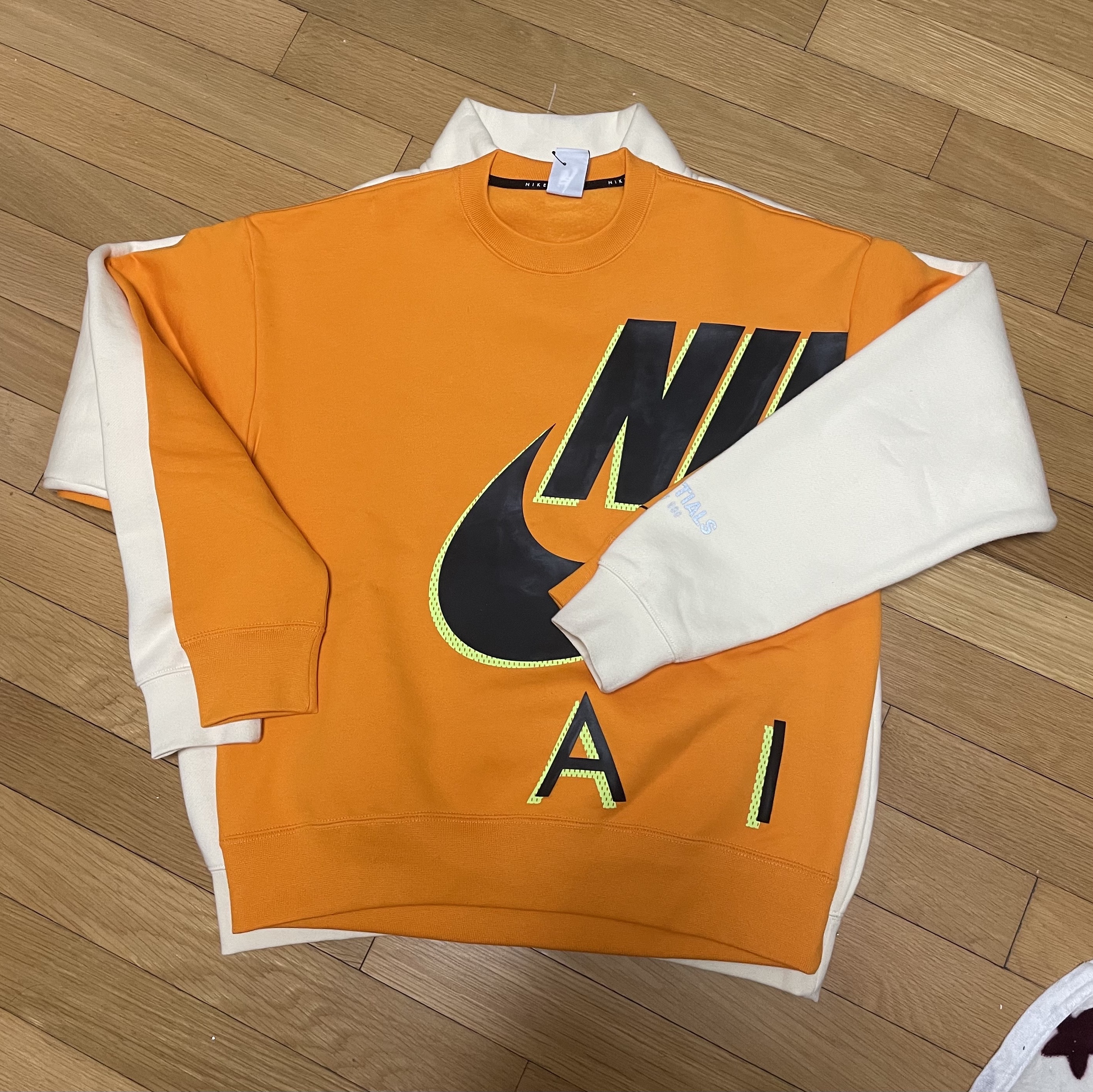 Nike x Kim Jones Fleece Crew Circuit Orange - Asia, Essentials 3D Silicon Applique Pullover Hoodie Oatmeal/Oatmeal Heather/Light Heather Oatmeal 2020 착용 스타일 - 2