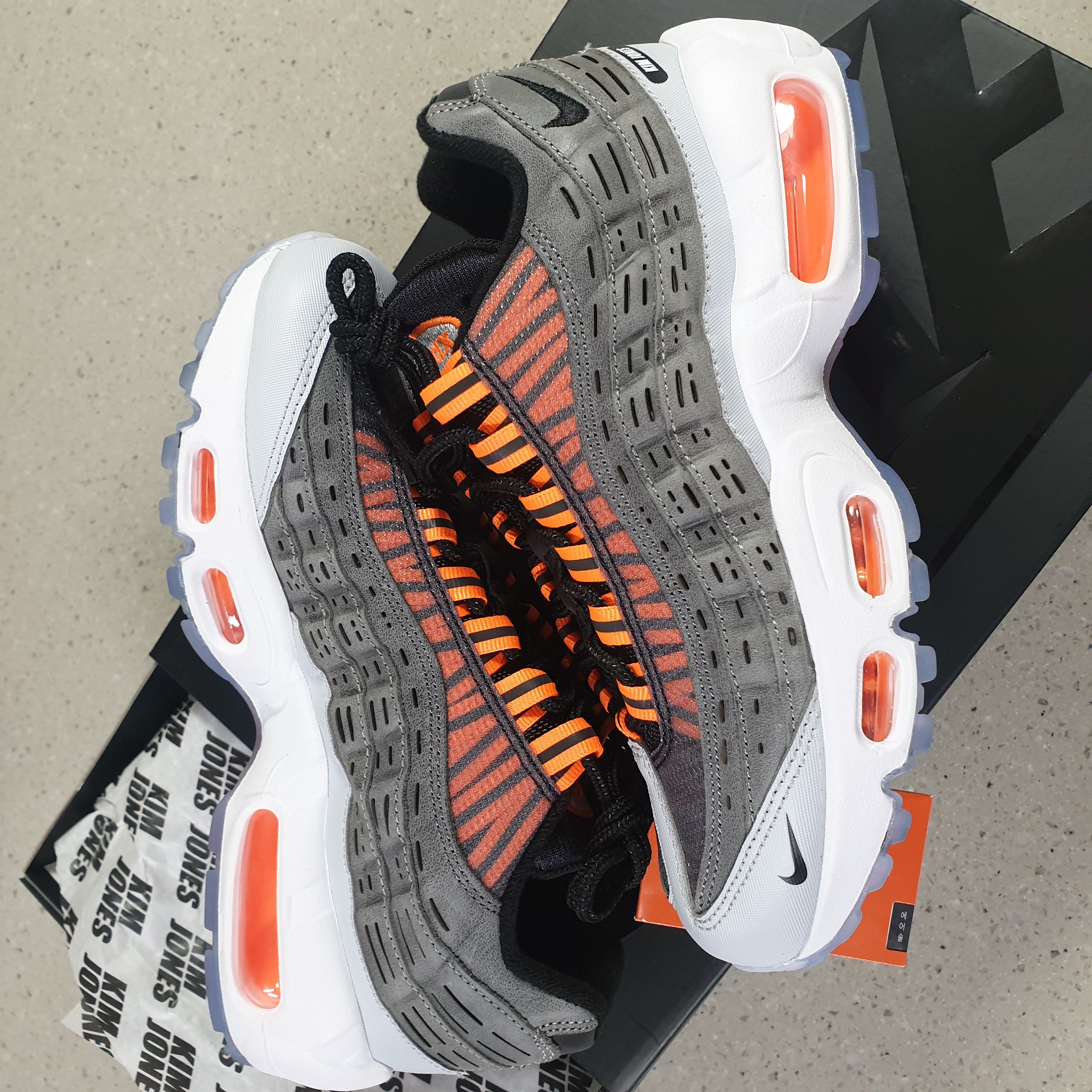Nike x Kim Jones Air Max 95 Total Orange 착용 스타일 - 3