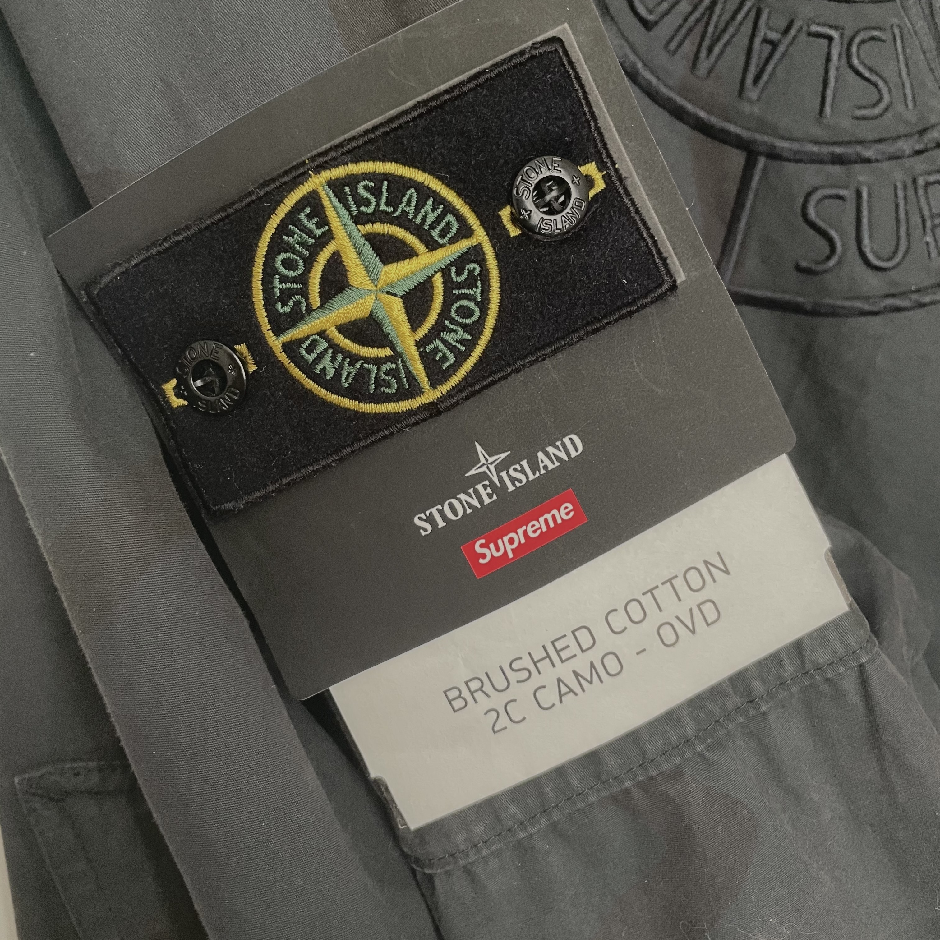 Supreme x Stone Island Riot Mask Camo Jacket Black - 19SS, Nike x Sacai VaporWaffle Black White 착용 스타일 - 2