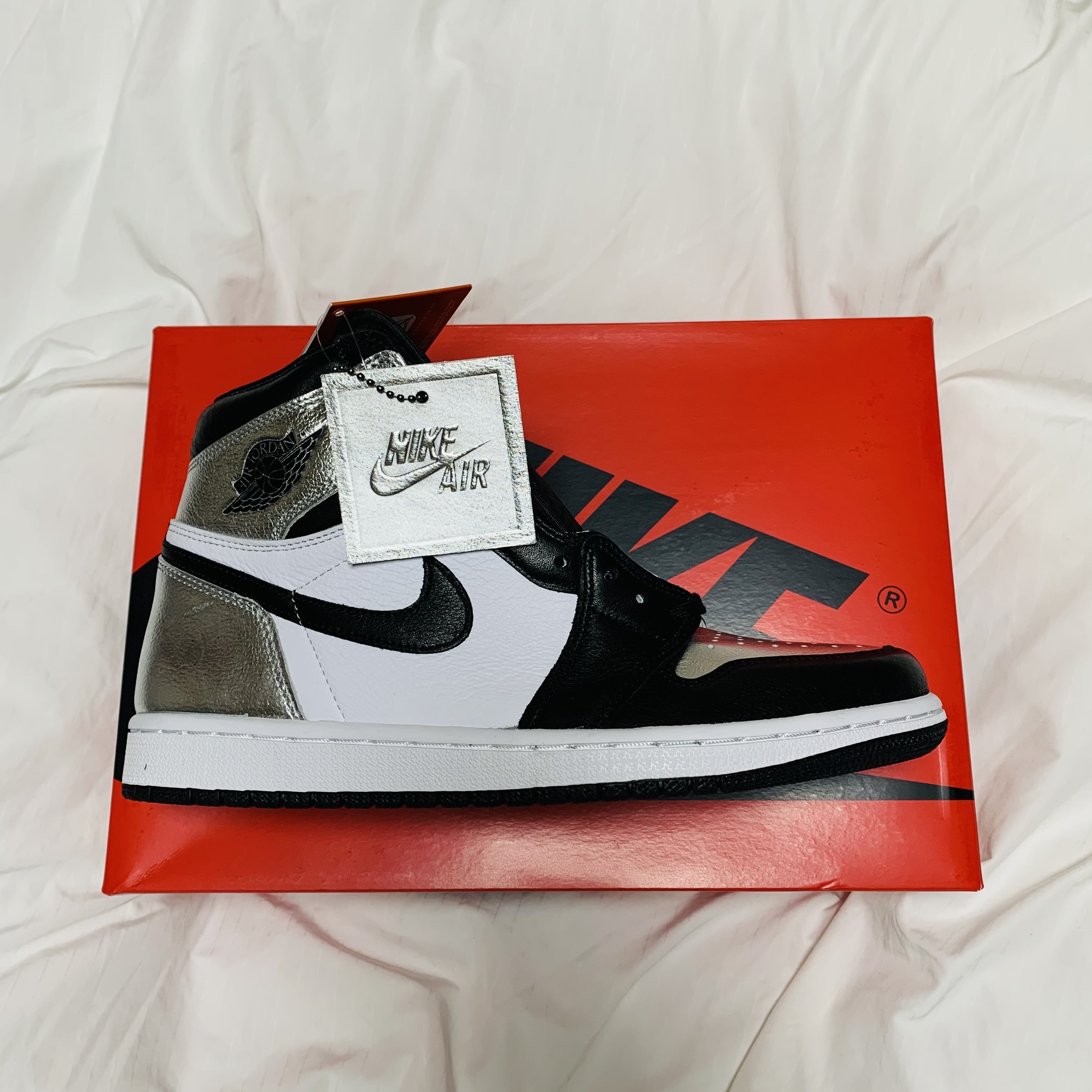 (W) Jordan 1 Retro High OG Silver Toe 착용 스타일 - 3