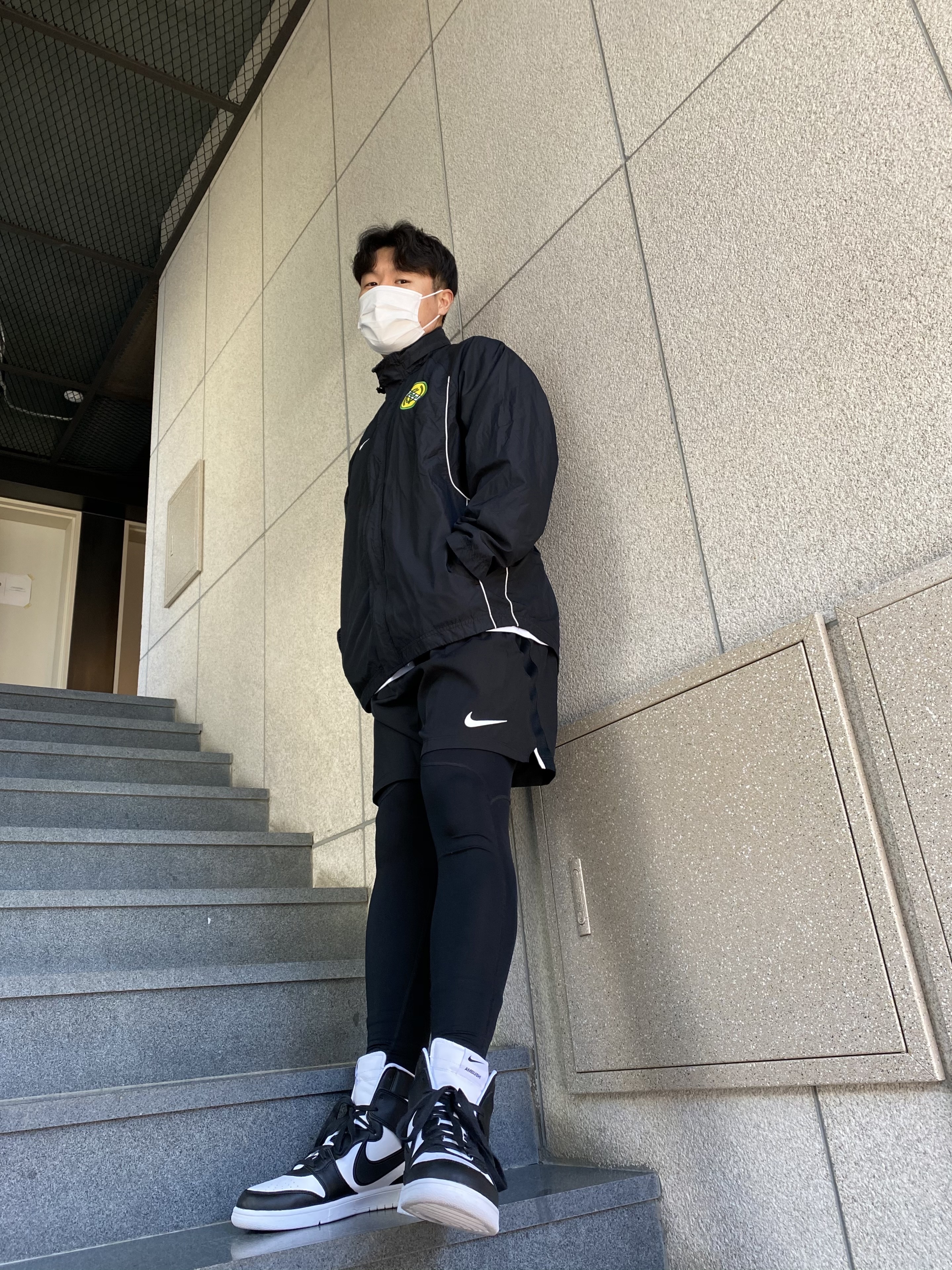 Nike x Ambush Dunk High Black 착용 스타일 - 2