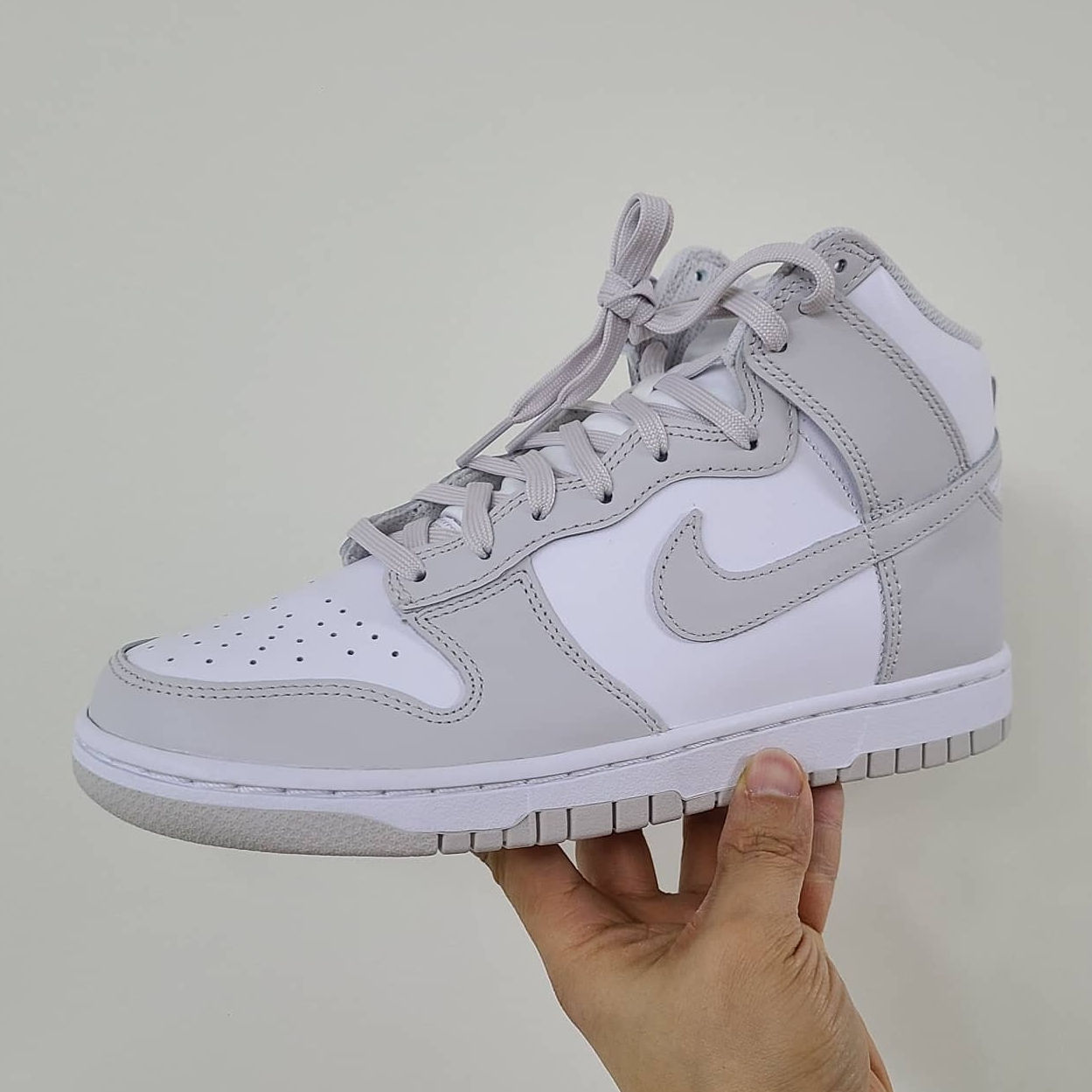 Nike Dunk High Retro Vast Grey 착용 스타일