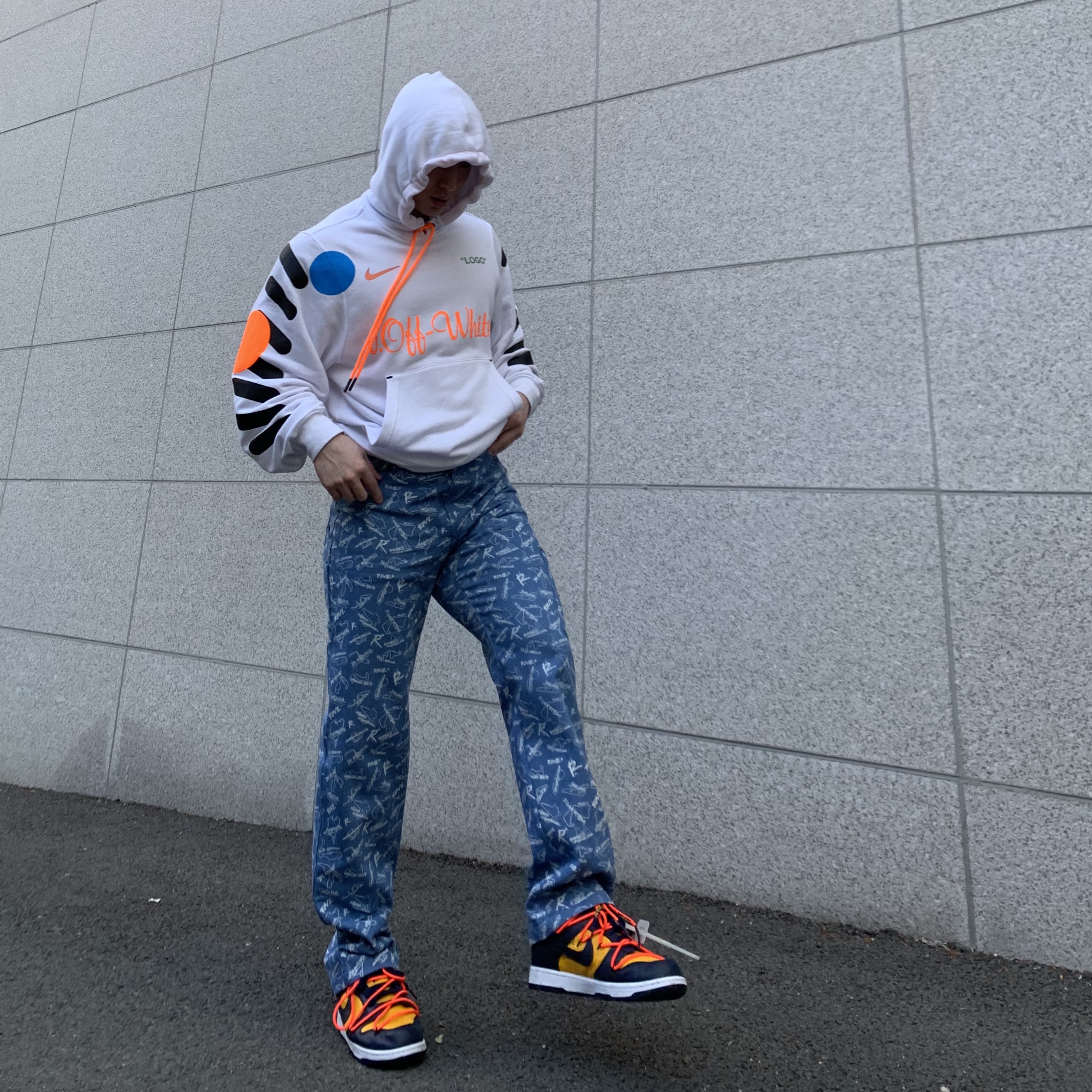 Nike x Off-White Dunk Low University Gold Midnight Navy 착용 스타일