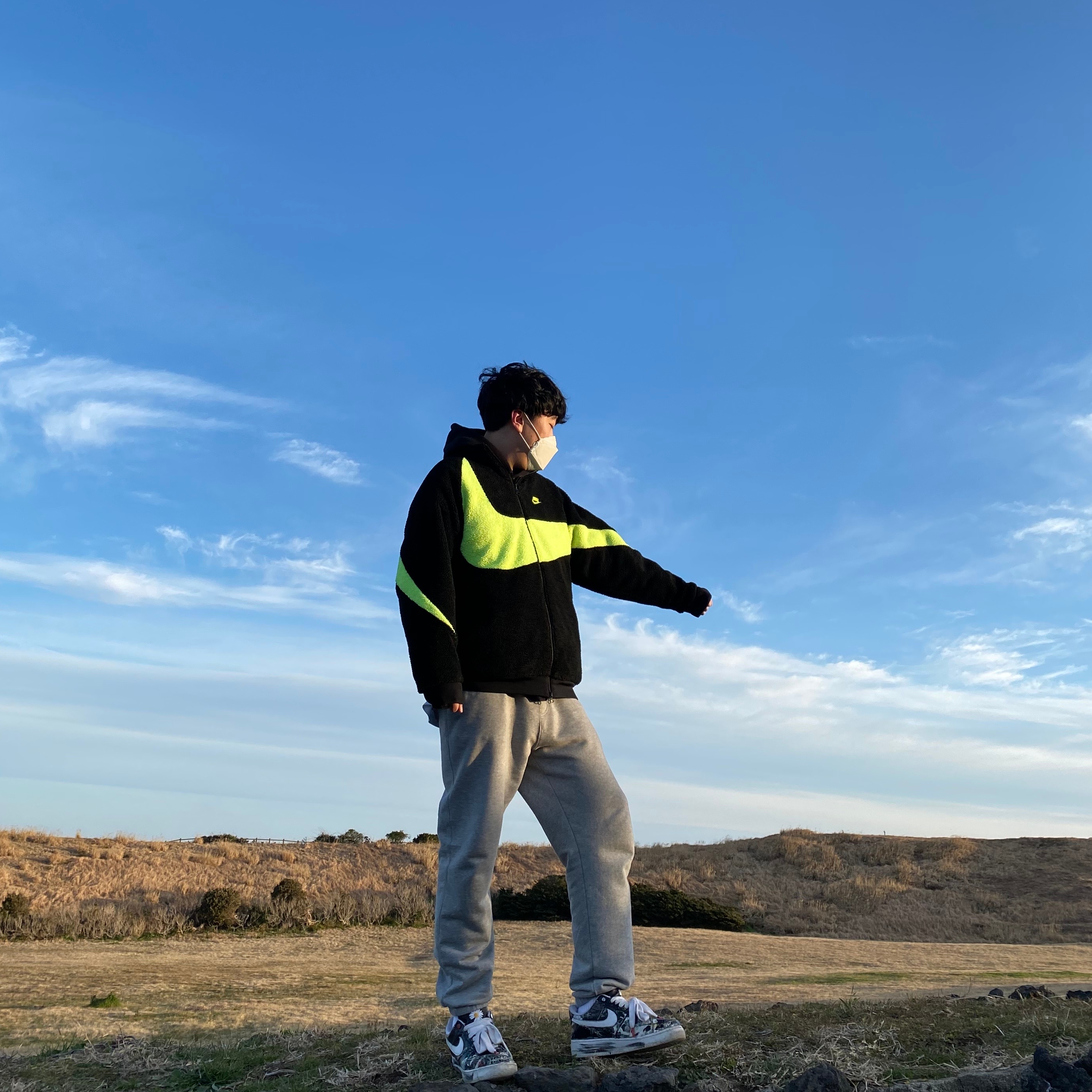 Nike Big Swoosh Full Zip Jacket Black Volt, Nike x Peaceminusone Air Force 1 Low Para-Noise 착용 스타일