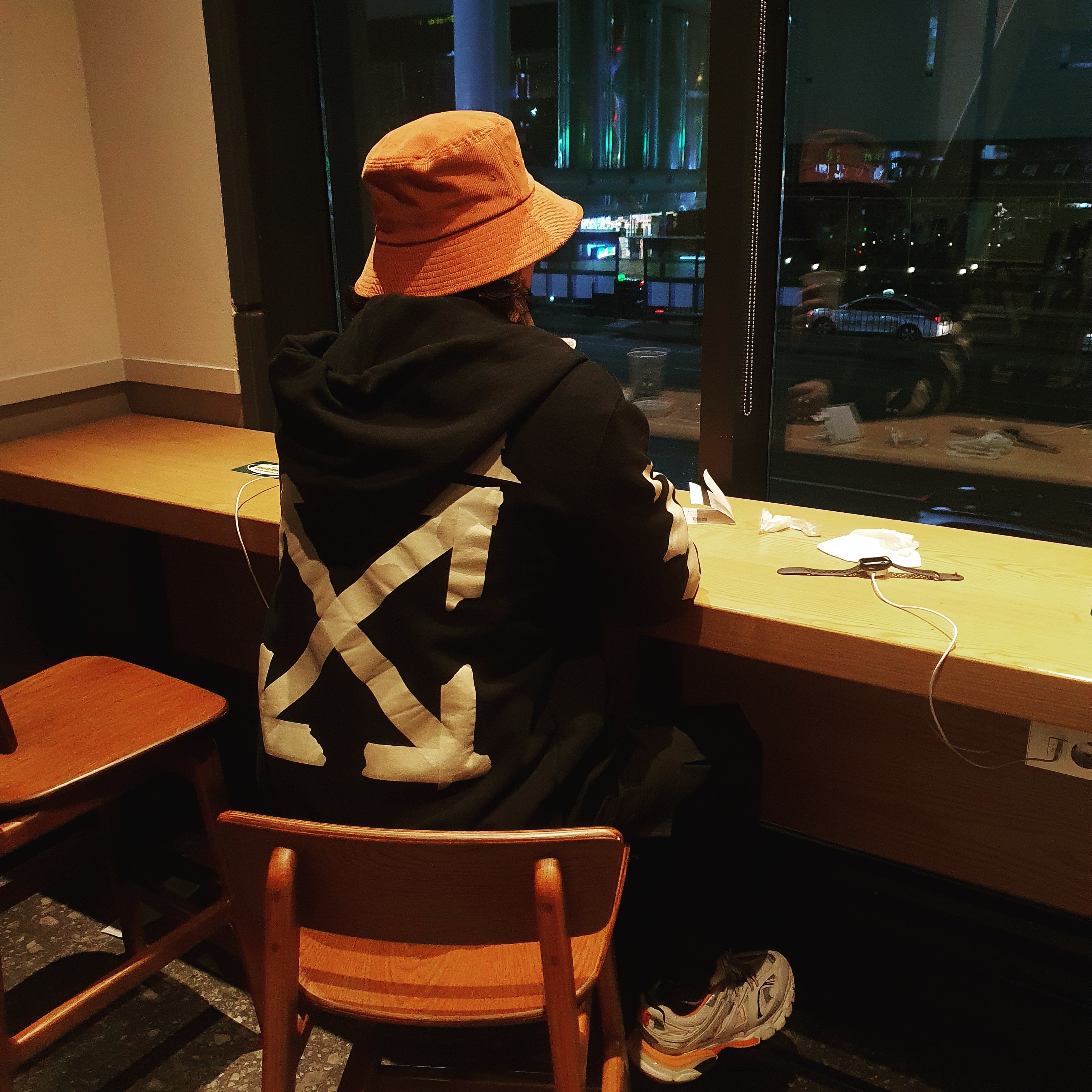 Balenciaga Track Sneakers White Orange 2019 착용 스타일