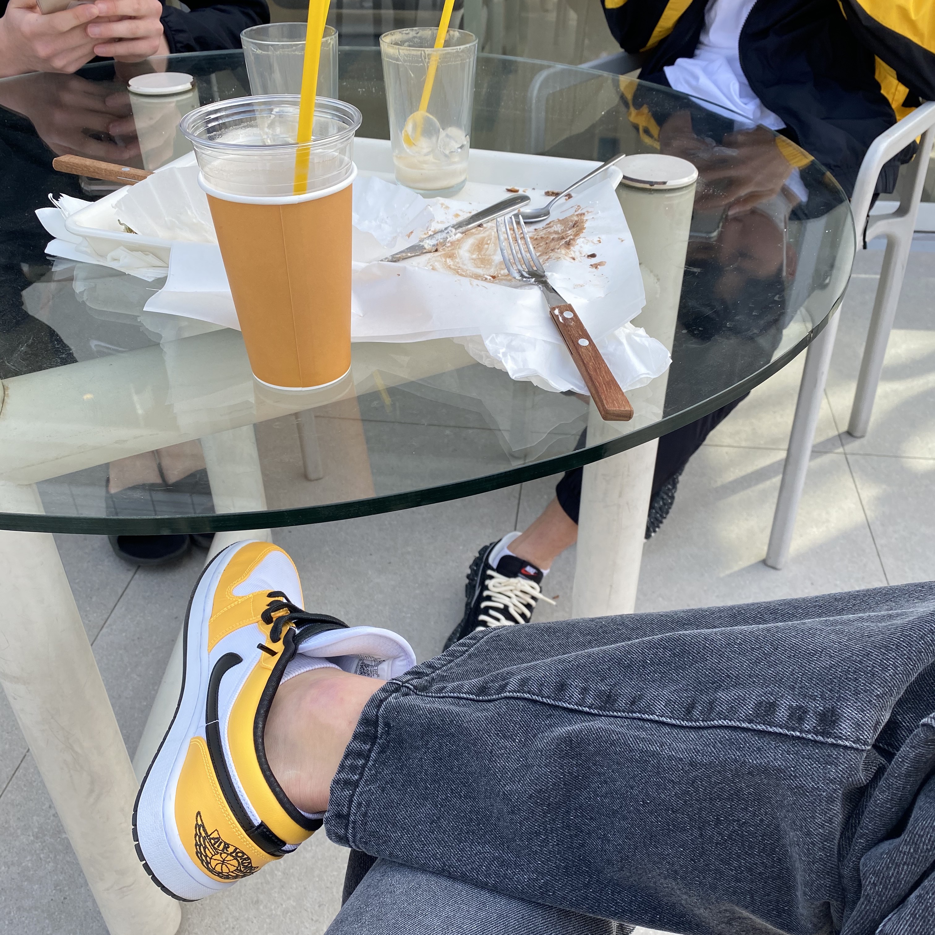 (W) Jordan 1 Low SE Laser Orange 착용 스타일