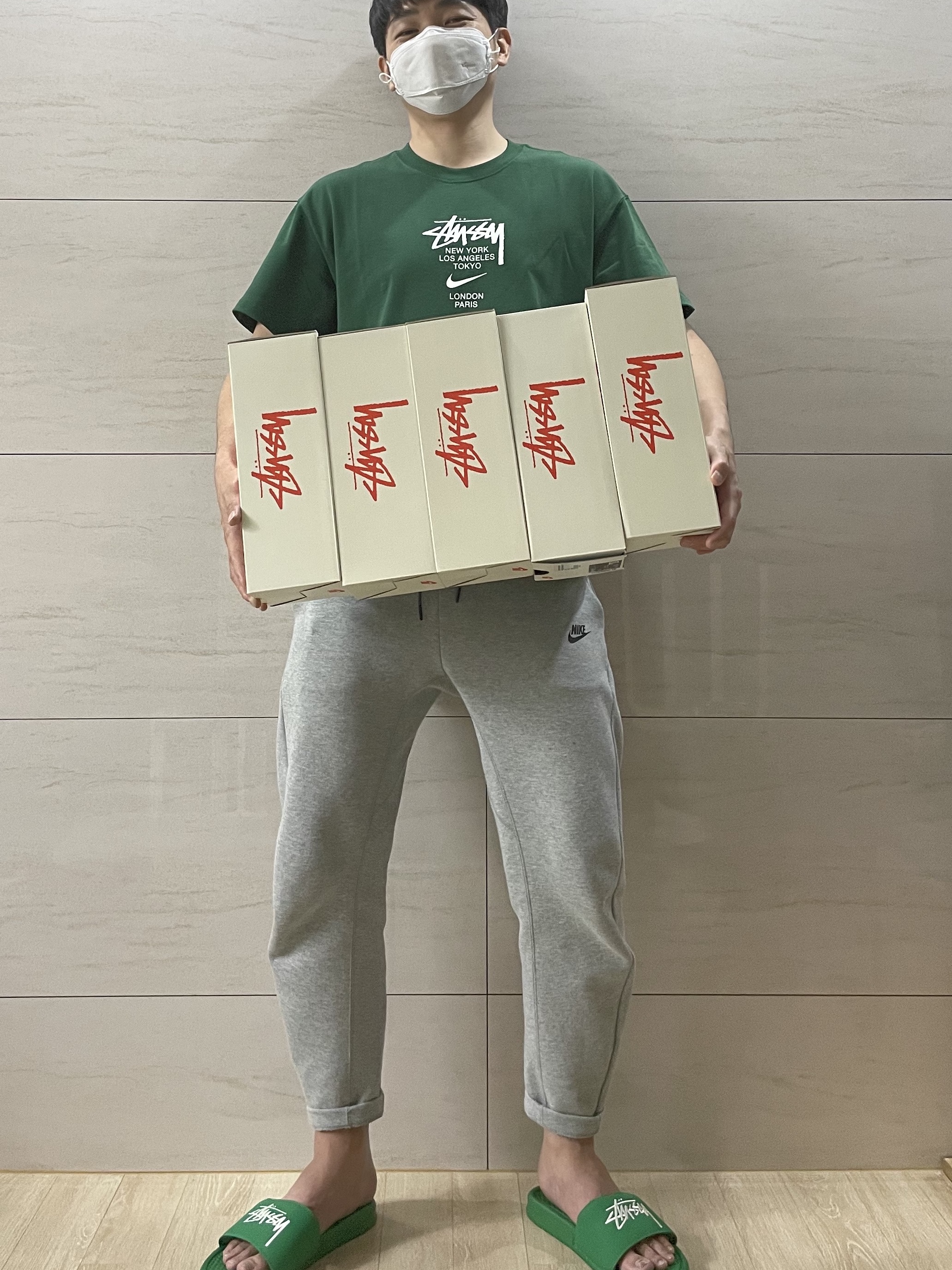 Nike x Stussy WT T-Shirt Green - Asia, Nike x Stussy Benassi Slide Pine Green 착용 스타일
