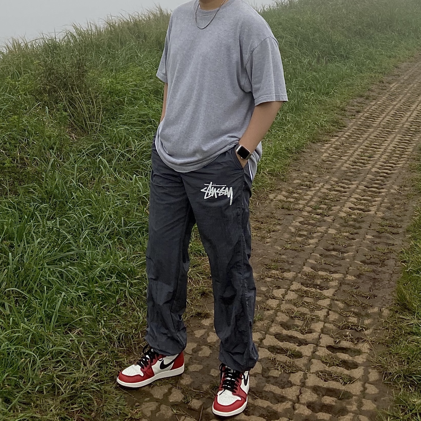 Nike x Stussy Beach Pants Off Noir, Jordan 1 Retro High OG Defiant SB LA to Chicago 착용 스타일