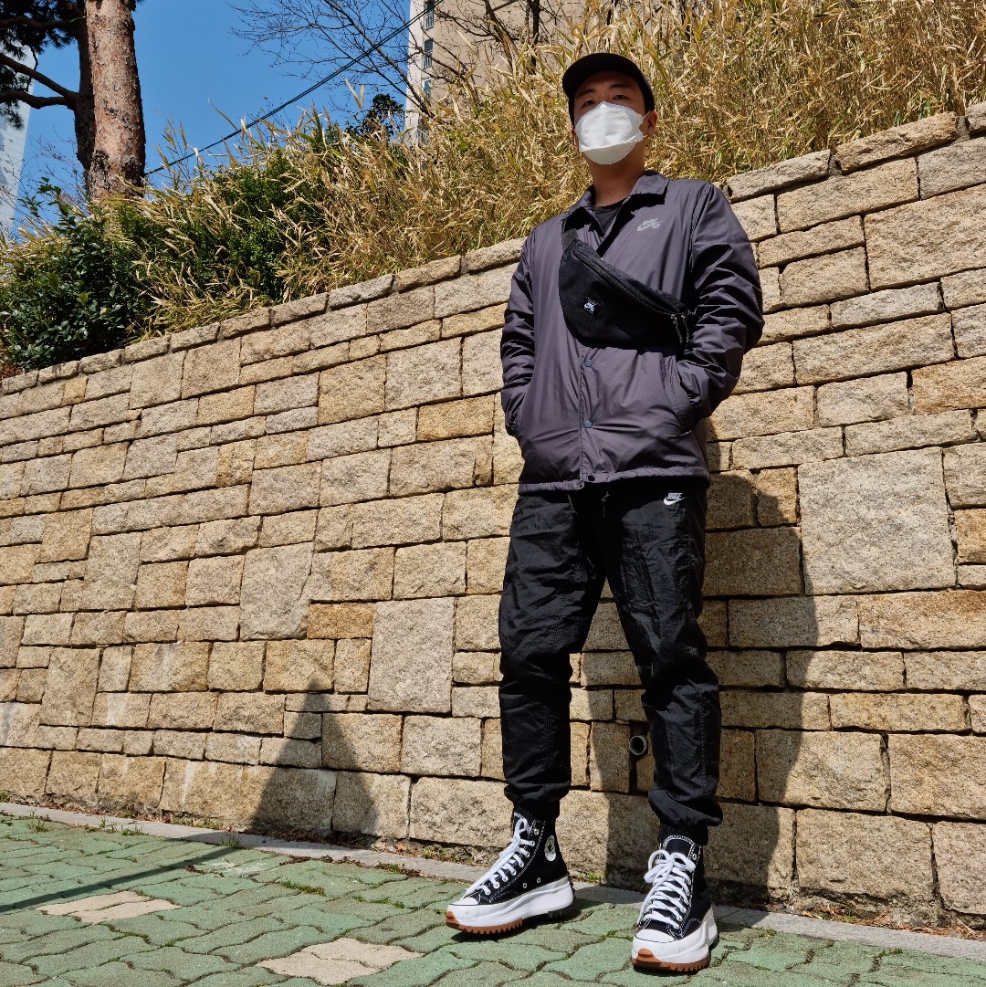 Converse Run Star Hike Hi Black White Gum 착용 스타일