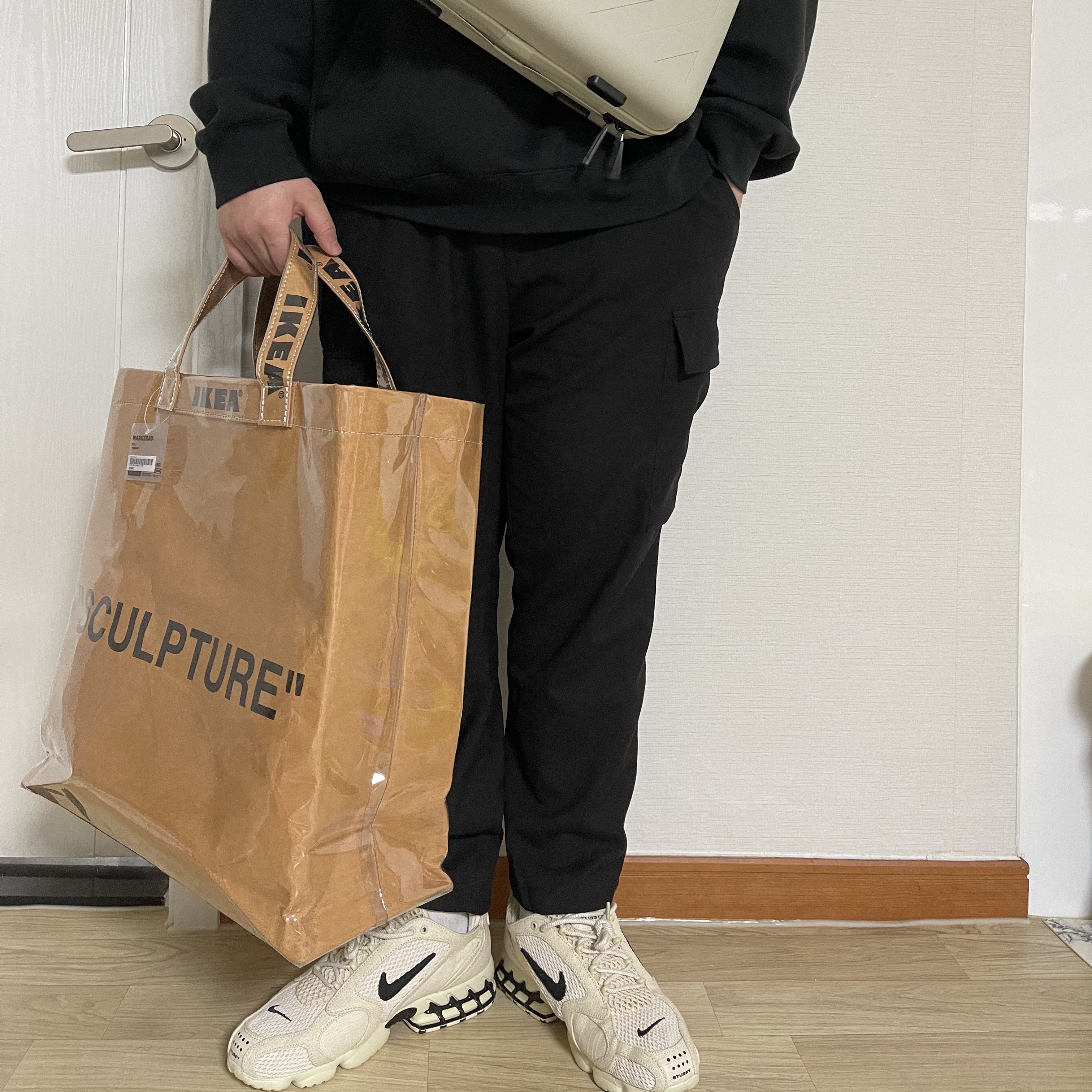 Nike x Stussy Air Zoom Spiridon Cage 2 Fossil, Off-White x Amore Pacific Protection Box (Without Cosmetics) 착용 스타일
