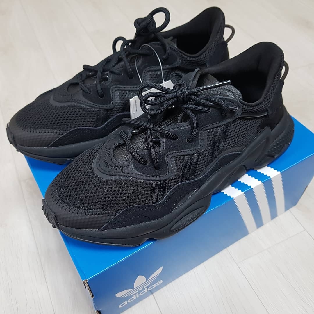 Adidas Ozweego Core Black 착용 스타일