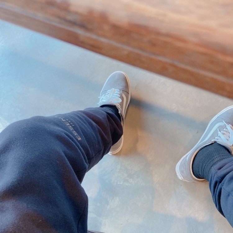 Essentials Sweatpants Dark Slate/Black 2020 착용 스타일
