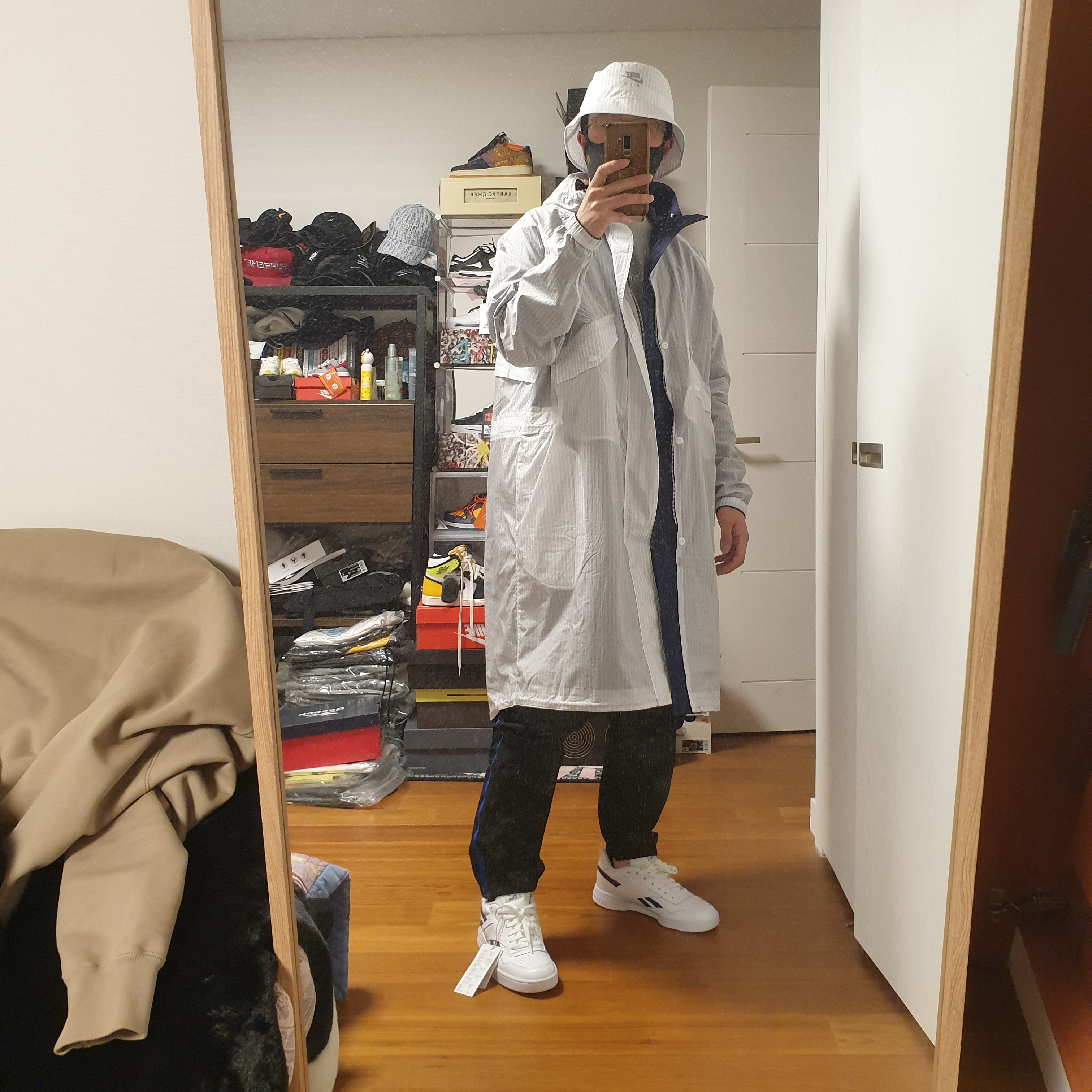 Nike x Kim Jones Bucket Hat White, Nike x Kim Jones Reversible Parka Navy - Asia 착용 스타일 - 4
