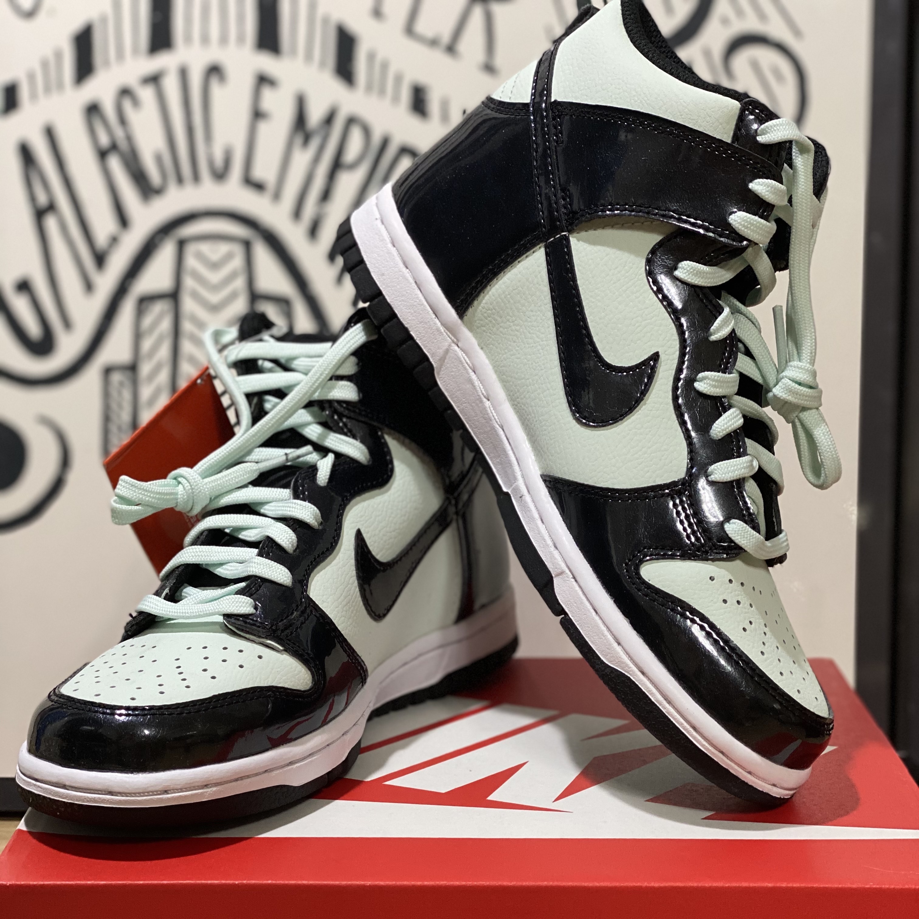 (GS) Nike Dunk High Barely Green 착용 스타일