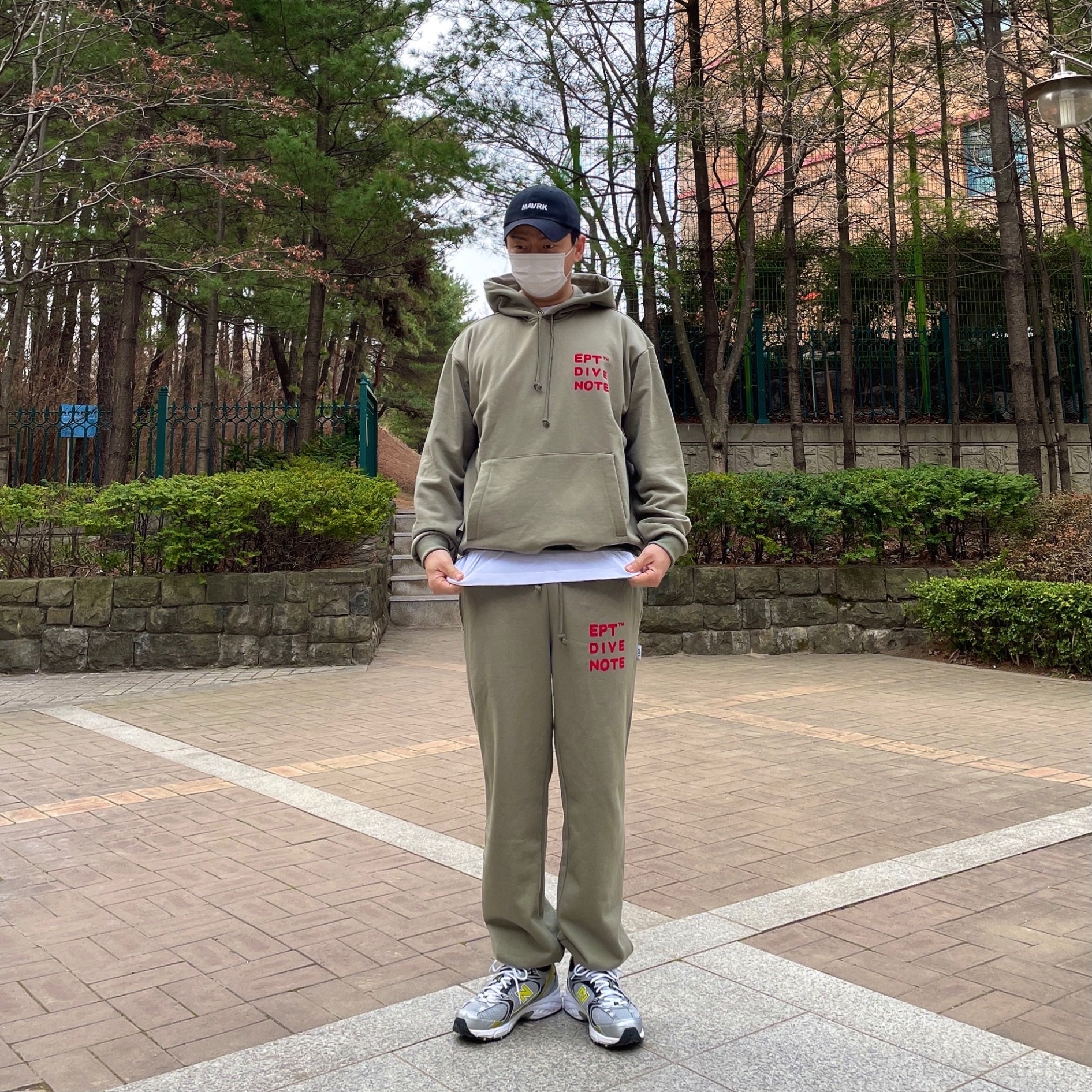 New Balance 530 Silver 착용 스타일 - 2