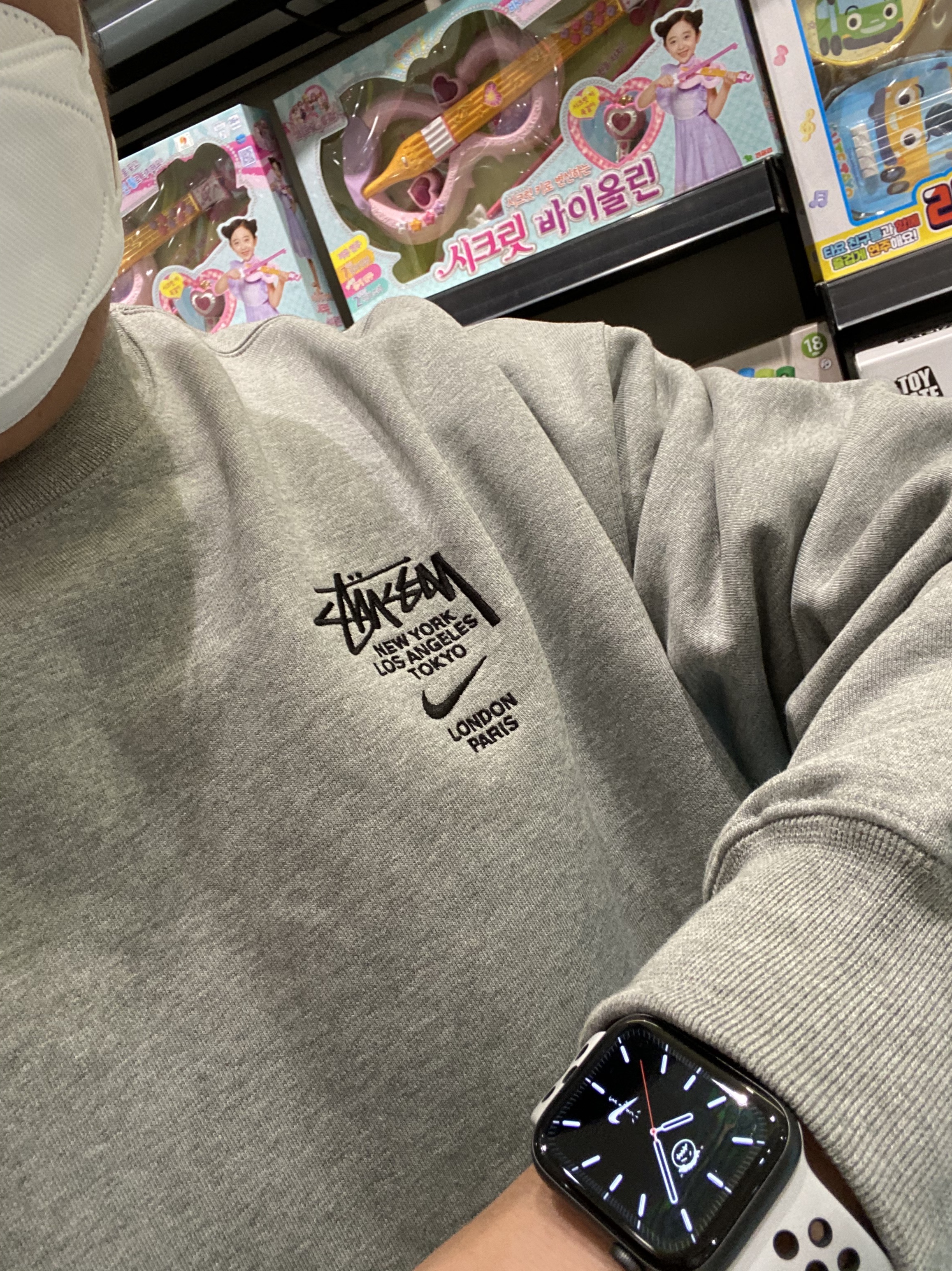 Nike x Stussy NRG ZR Fleece Crewneck Heather Grey - US/EU, Nike Dunk High Barely Green 착용 스타일 - 2