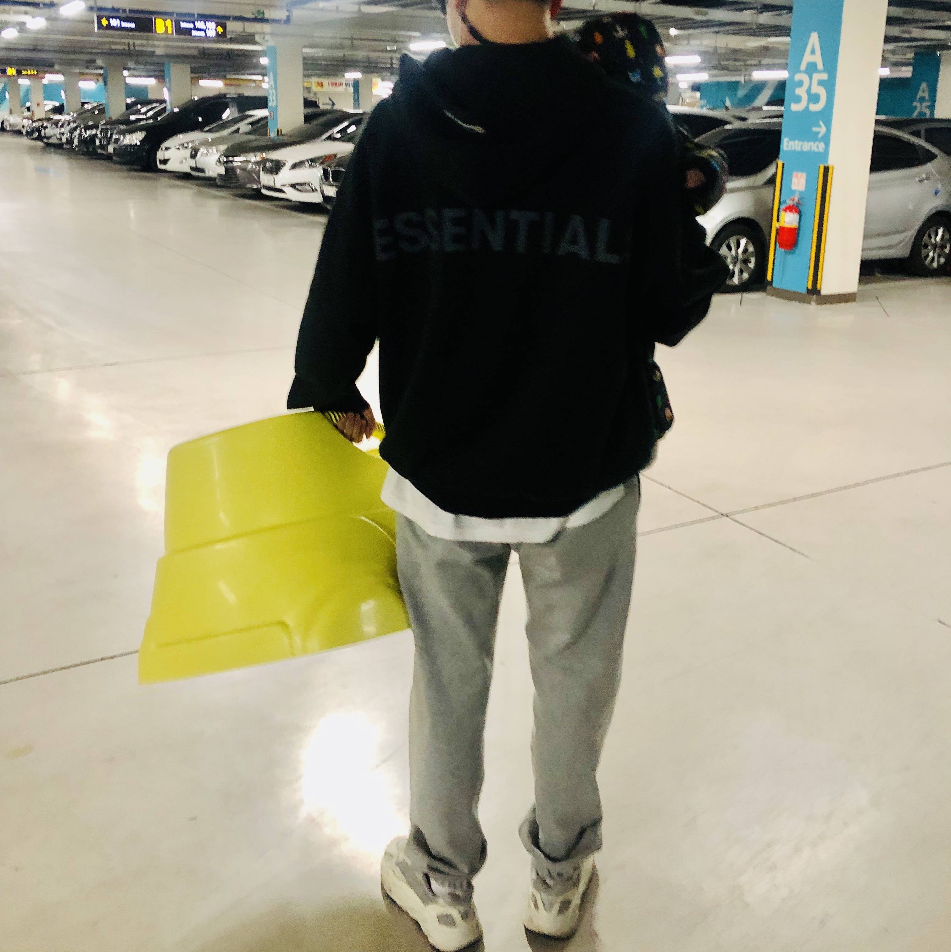 Adidas Yeezy Boost 700 V2 Static 2018 착용 스타일