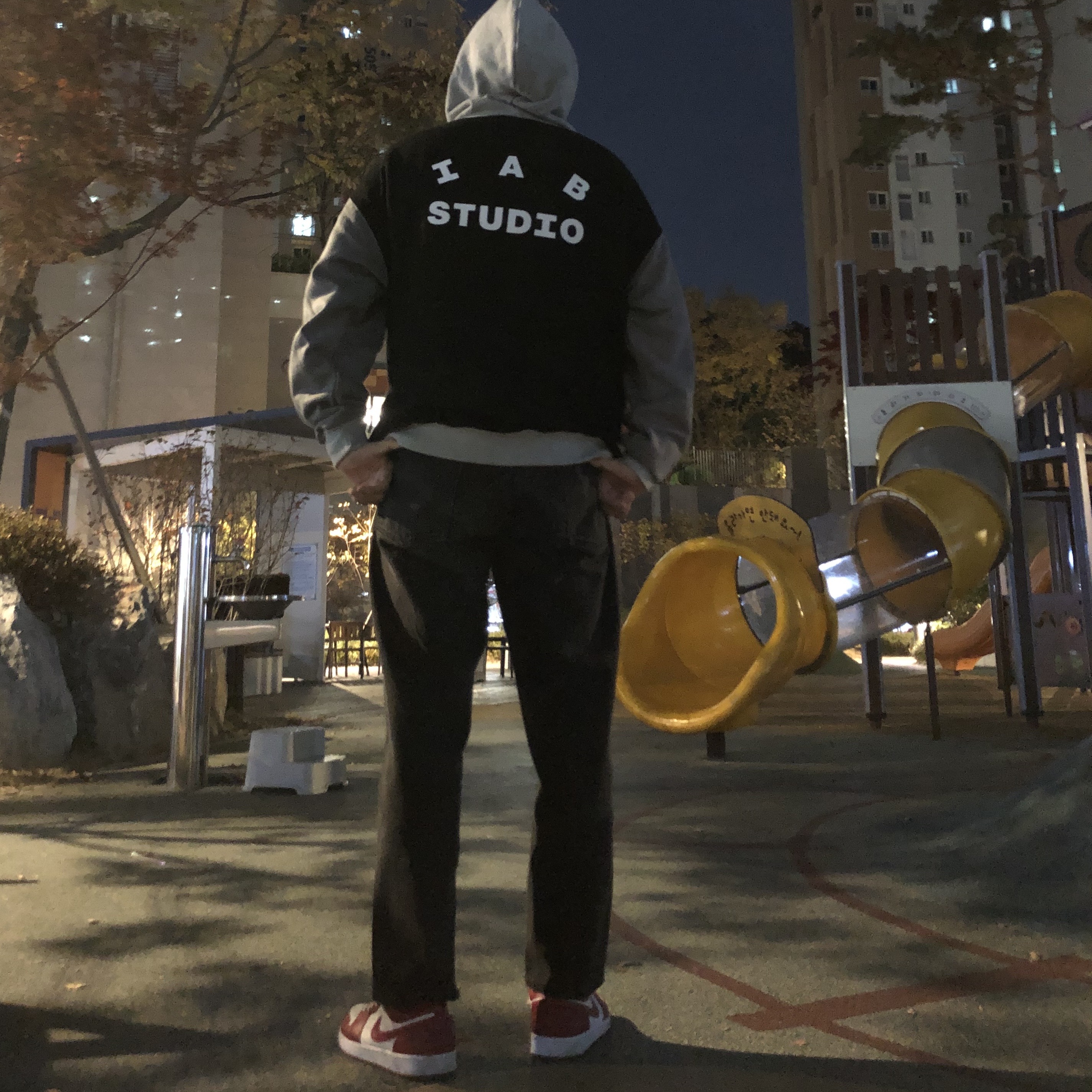 IAB Studio x Niniz Zip-up Hoodie 착용 스타일