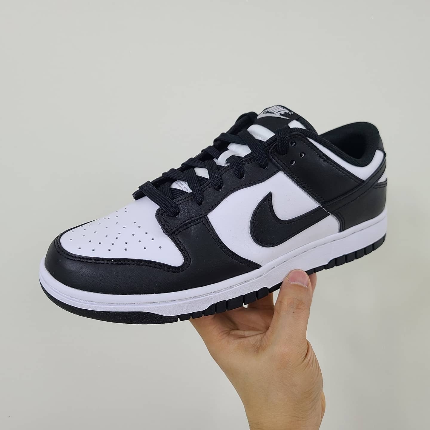 Nike Dunk Low Retro Black 착용 스타일