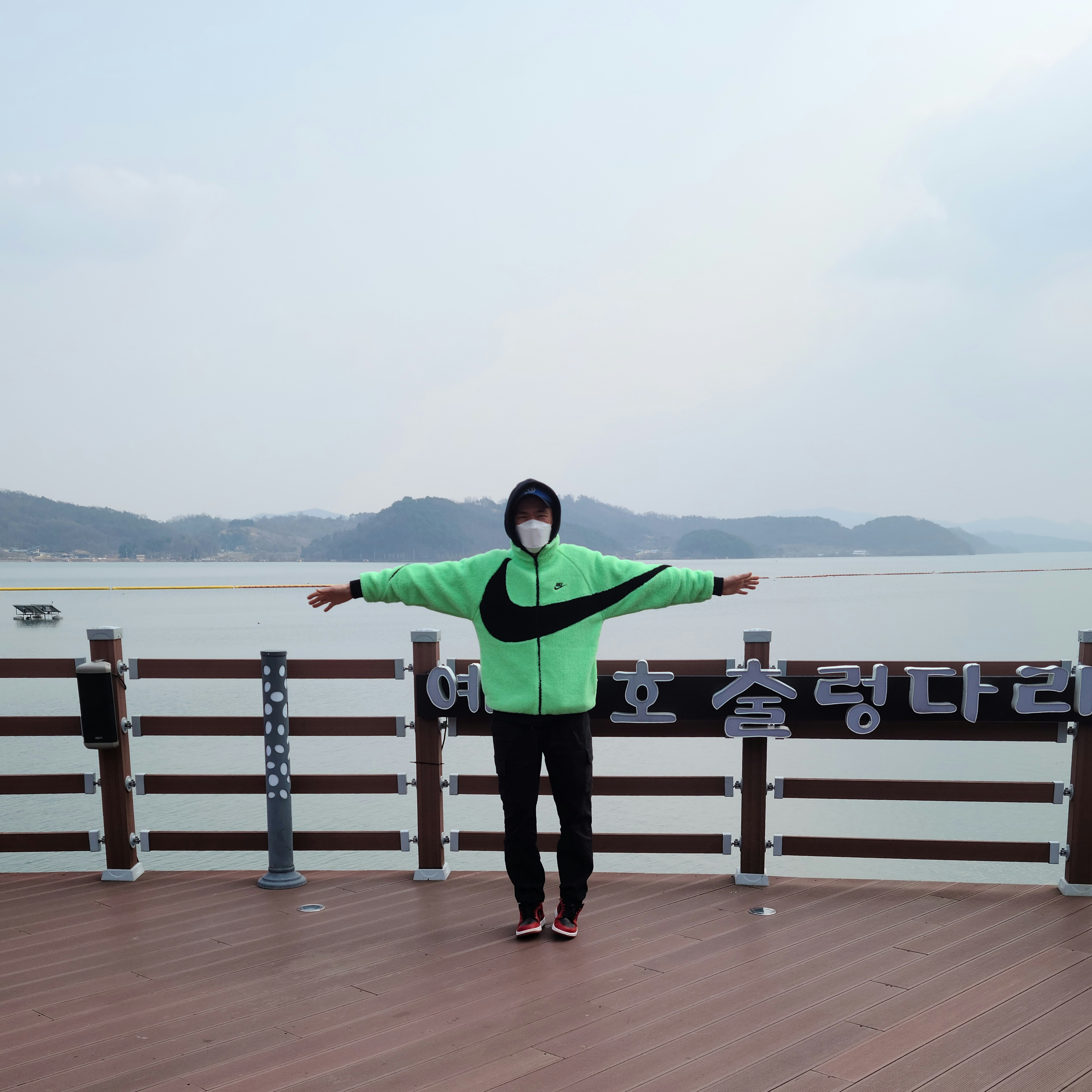 Nike Big Swoosh Full Zip Jacket Green Black, Jordan 1 Low Varsity Red 착용 스타일