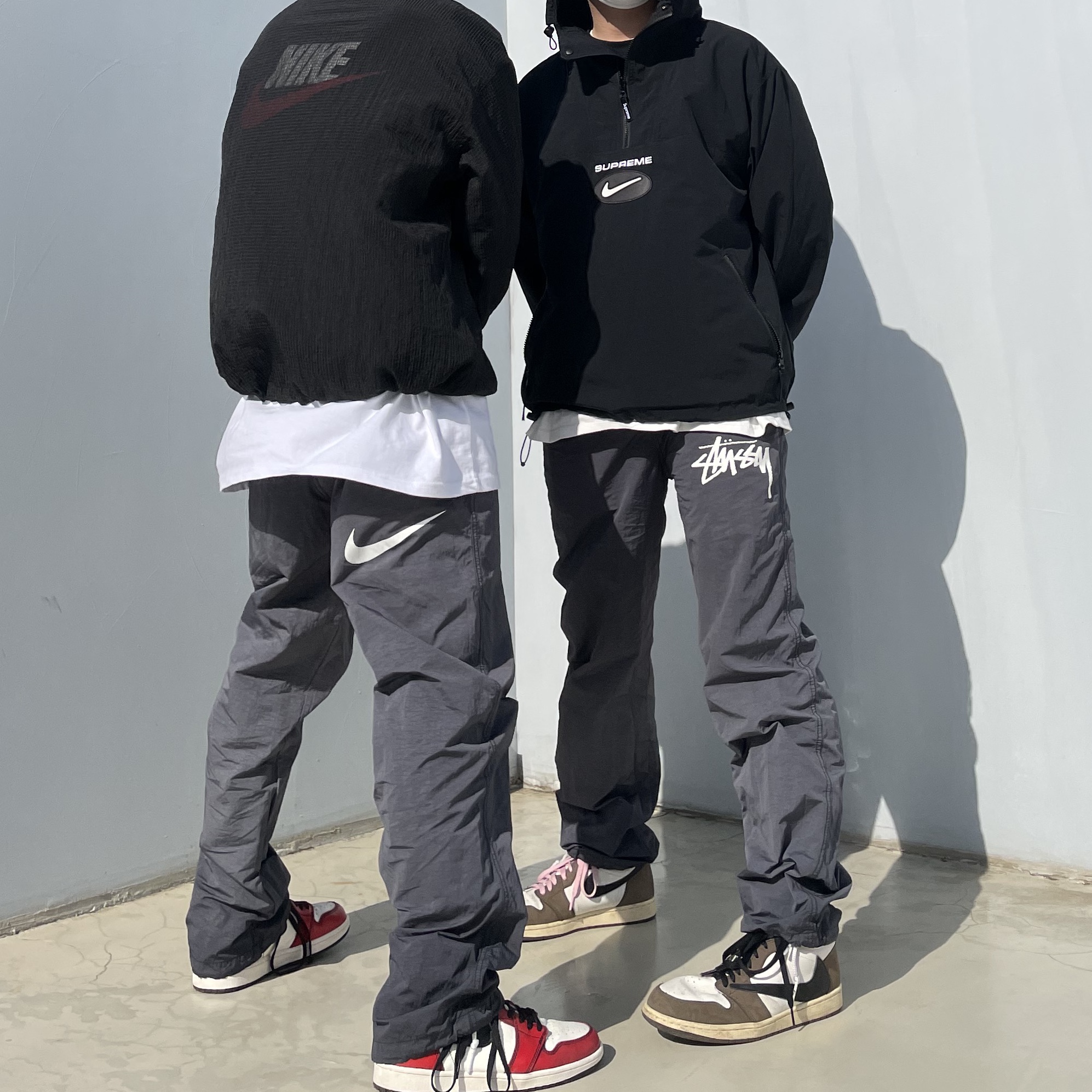 Nike x Stussy Beach Pants Off Noir, Jordan 1 x Travis Scott Retro High OG SP Mocha 착용 스타일