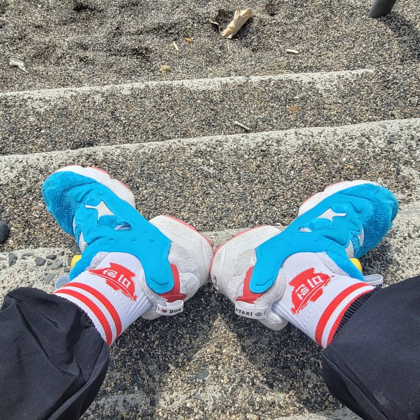 Reebok x Atmos x Packer Instapump Fury Doraemon 착용 스타일 - 1