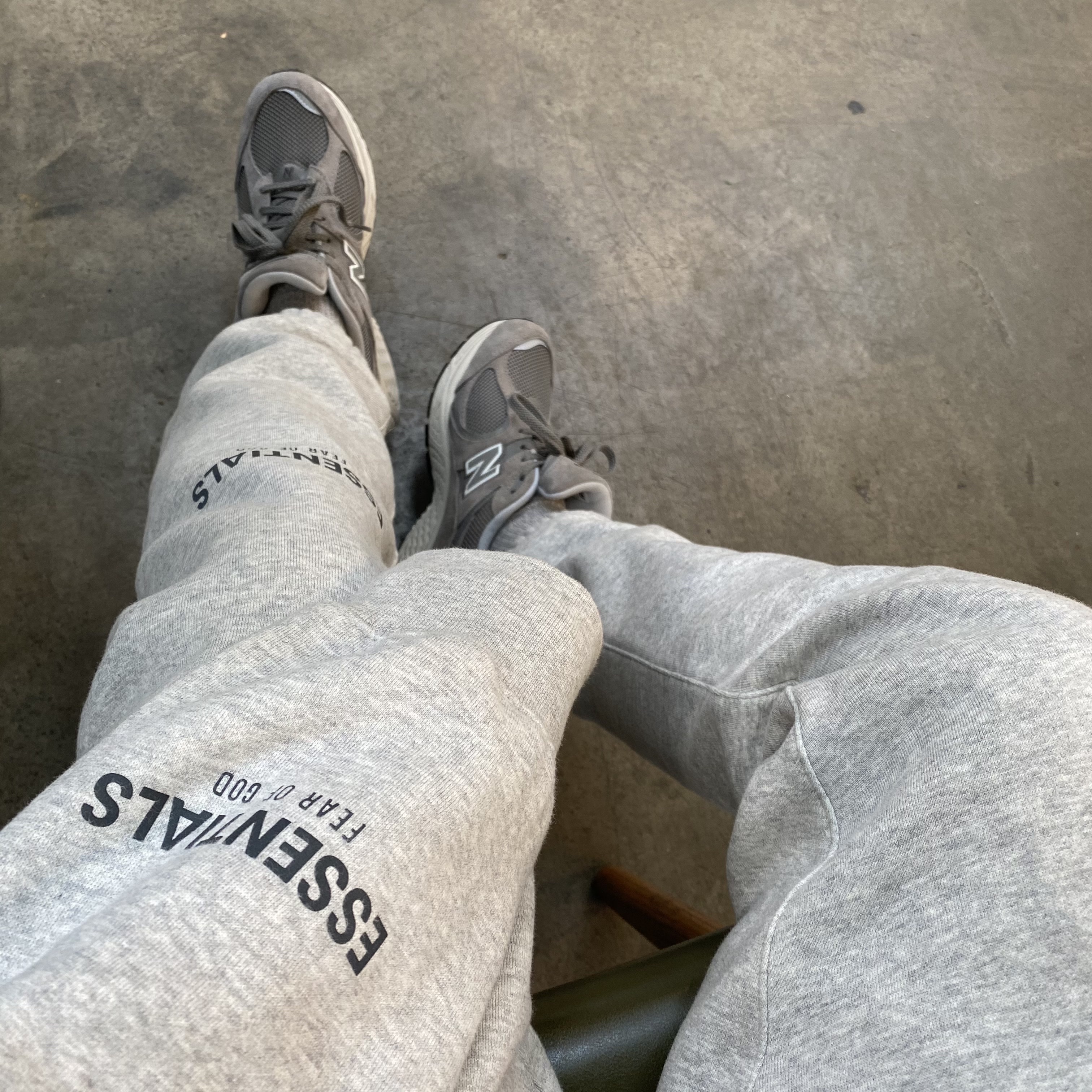 Essentials Sweatpants Heather Grey - 20FW 착용 스타일 - 2
