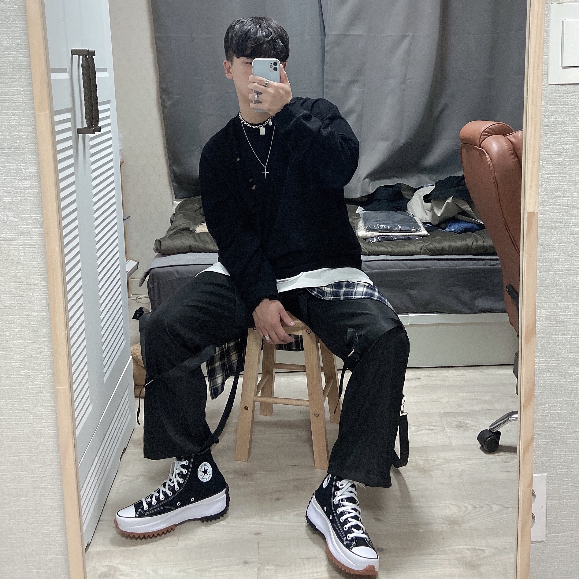 Converse Run Star Hike Hi Black White Gum 착용 스타일