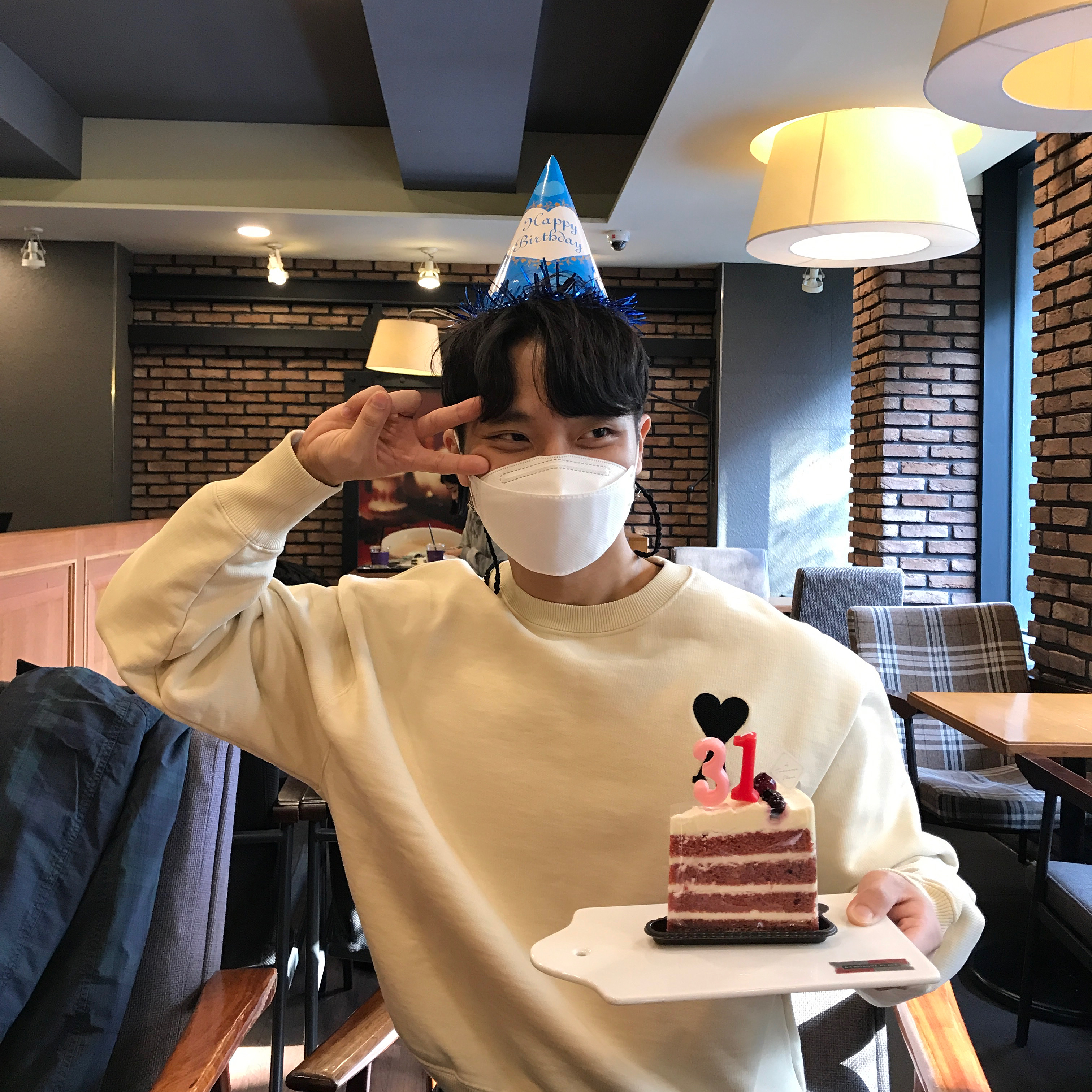 AMI de Coeur Sweatshirt Black 착용 스타일