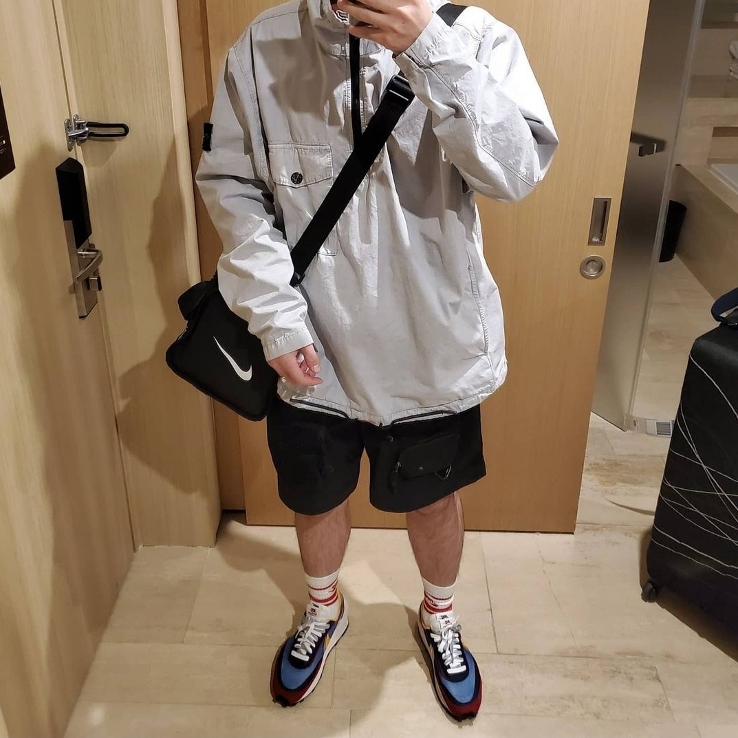 Nike x Sacai LDWaffle Blue Multi 착용 스타일