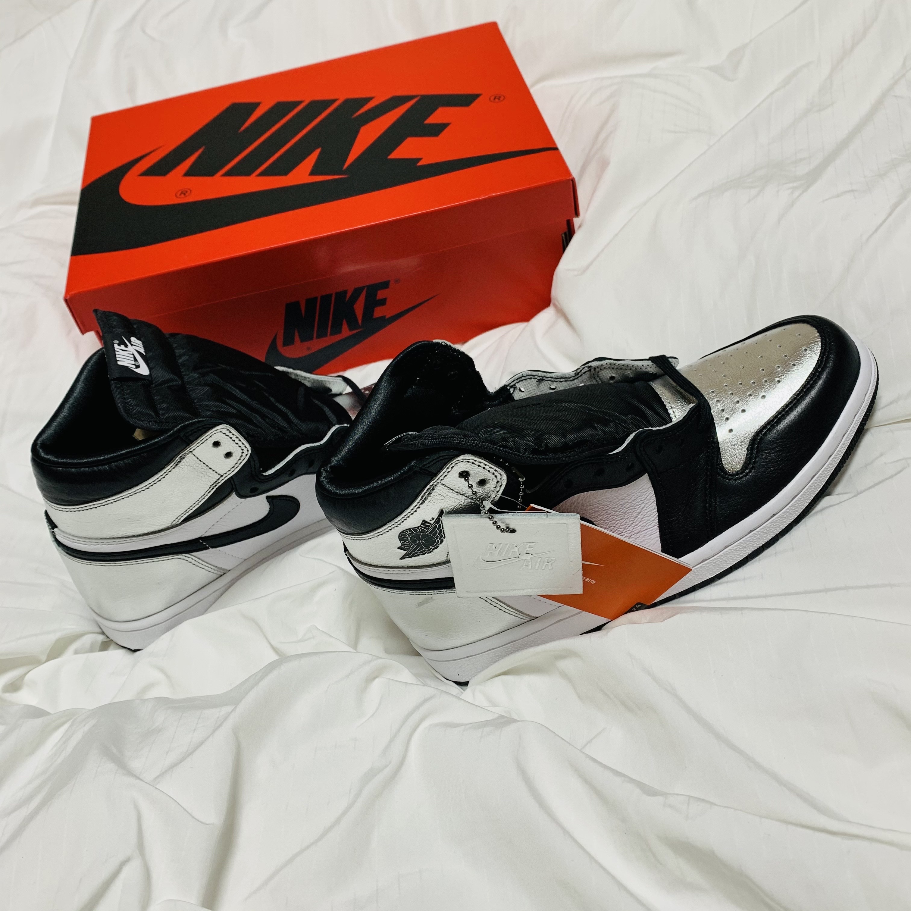 (W) Jordan 1 Retro High OG Silver Toe 착용 스타일 - 2