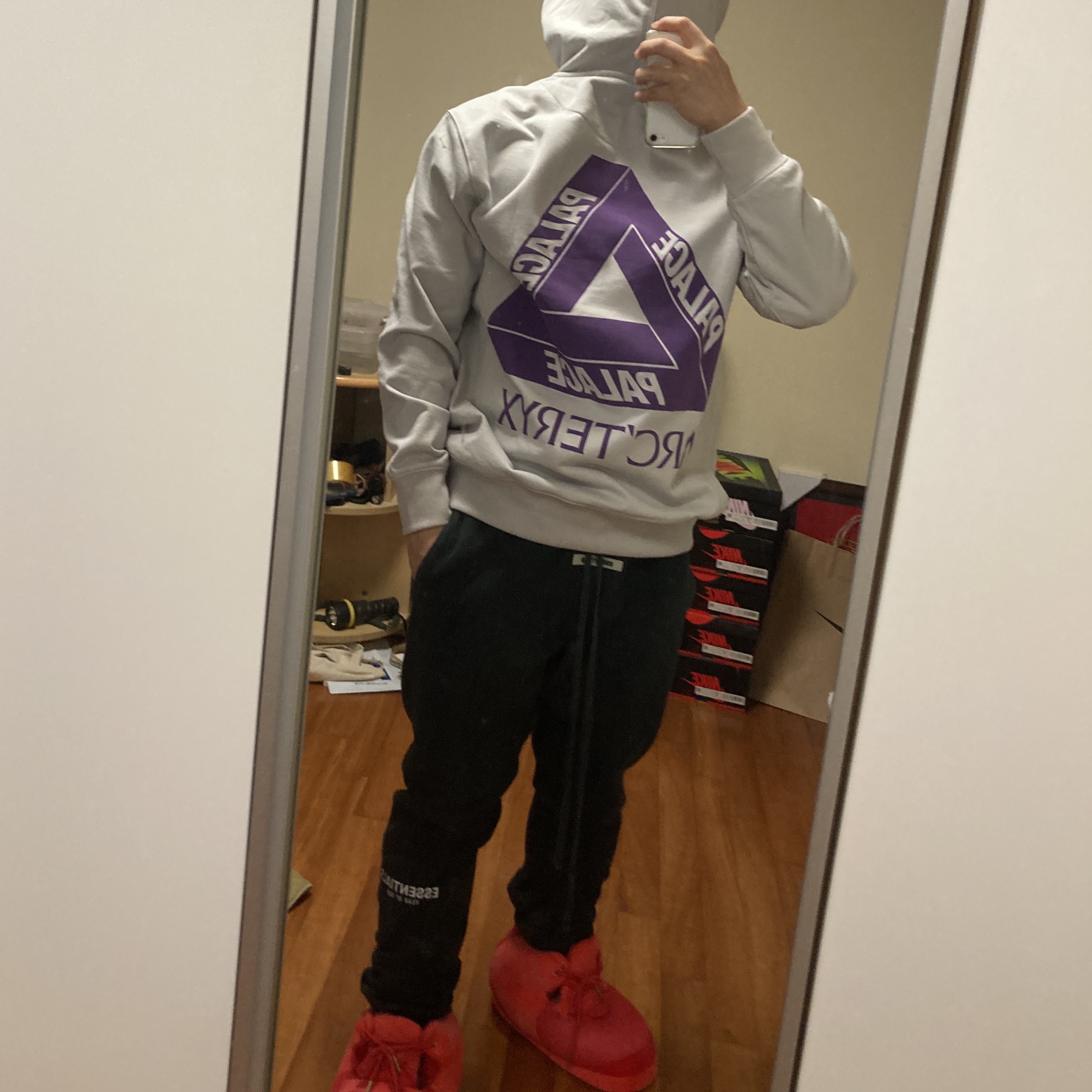 Palace x Arc'teryx Hood Grey - 20FW, Essentials Sweatpants Dark Slate/Black 2020 착용 스타일
