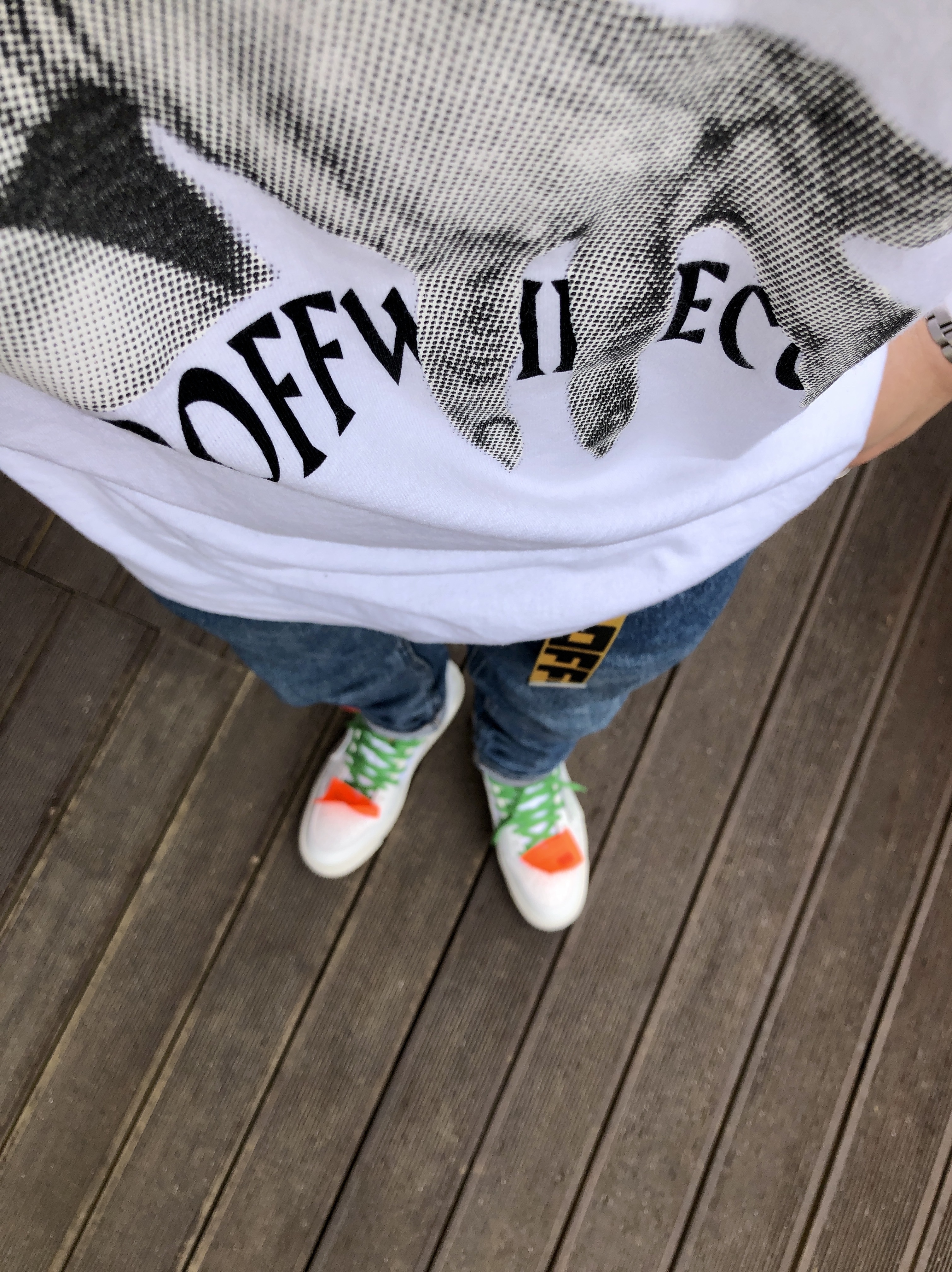 Off-White x Amore Pacific Protection Box (Without Cosmetics) 착용 스타일 - 5