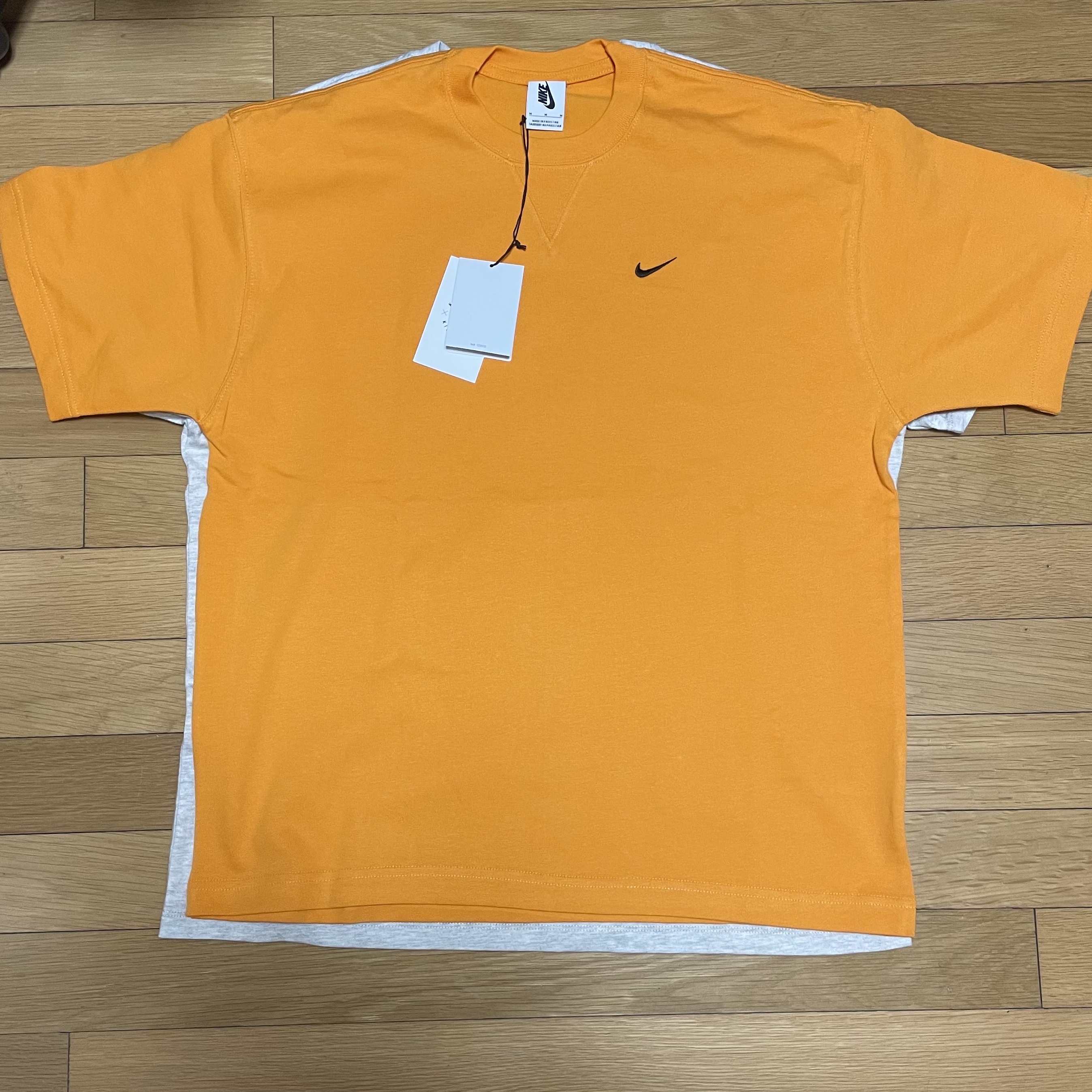 Nike x Kim Jones Oversized T-Shirt Circuit Orange - Asia, Essentials 3D Silicon Applique Boxy T-Shirt Oatmeal/Oatmeal Heather/Light Heather Oatmeal 2020 착용 스타일 - 1