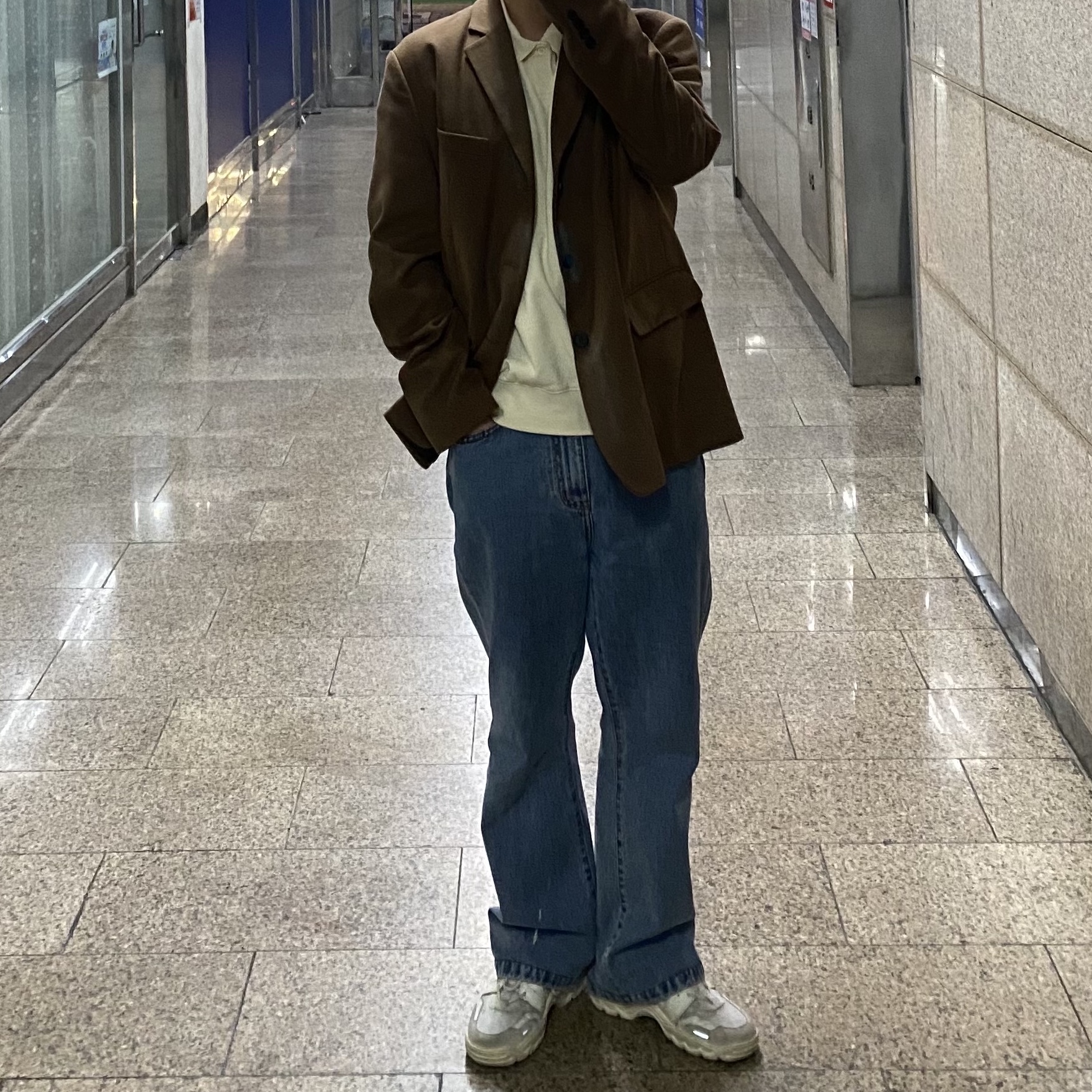 Essentials Long Sleeve Boxy Polo Cream - 20FW 착용 스타일